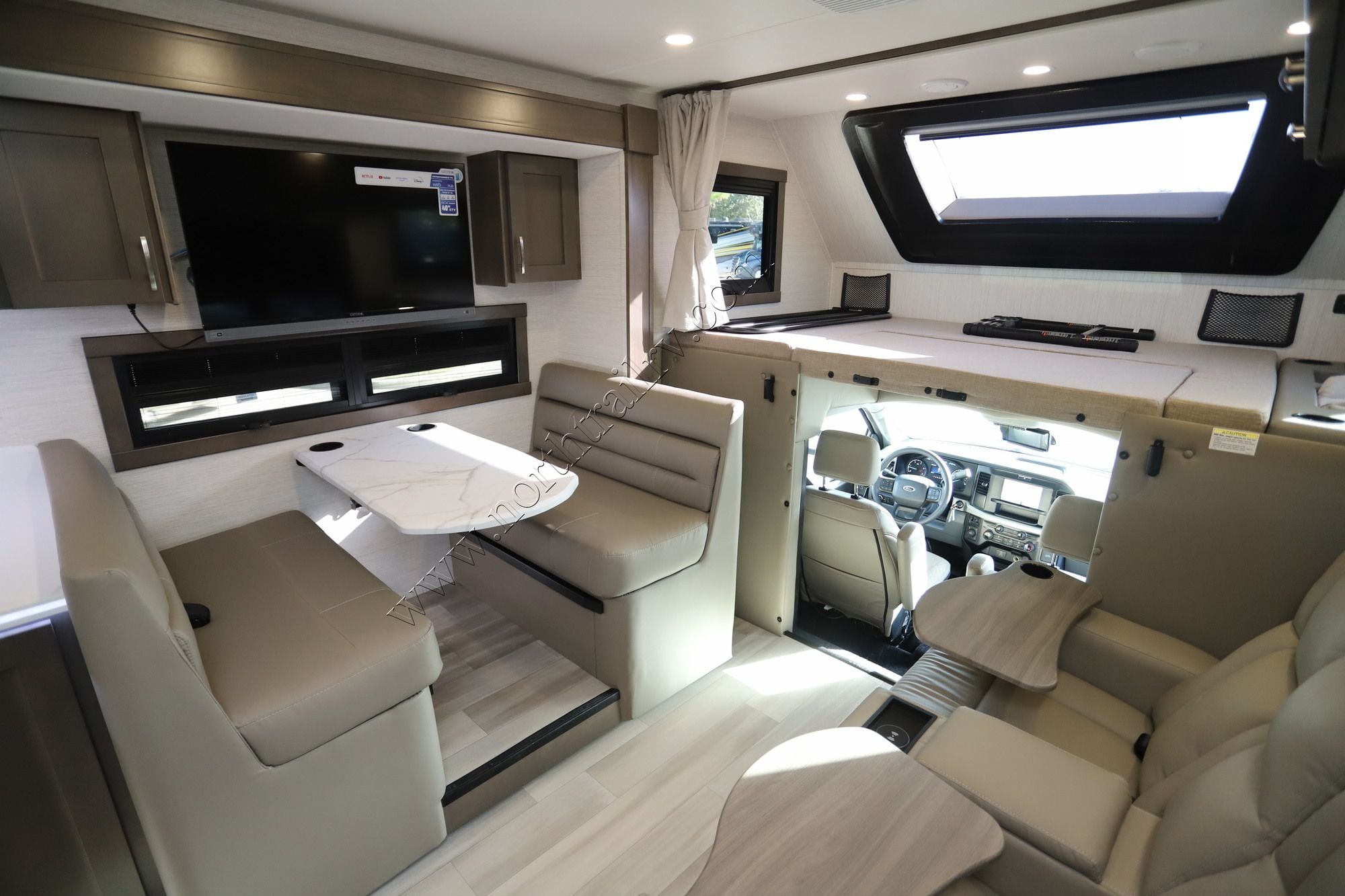 New 2027 Dynamax Isata 6 32KSF4X4 Class C  For Sale