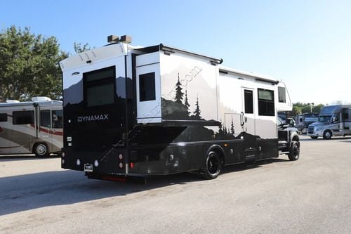 2027 Dynamax Isata 6 32KSF4X4