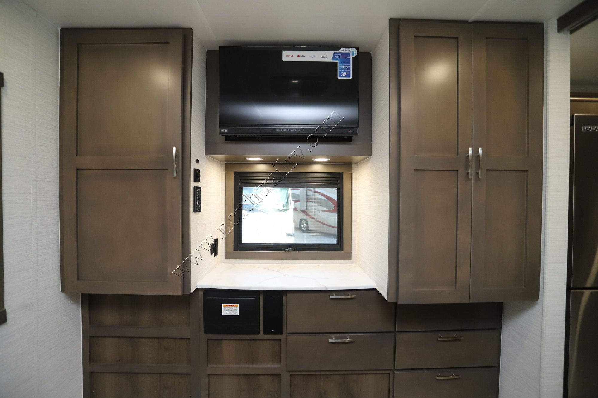 New 2027 Dynamax Isata 6 32KSF4X4 Class C  For Sale