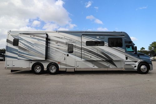 2027 Renegade Rv Xl 45DBM