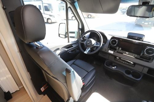 2027 Renegade Rv Vienna 25RML Class C