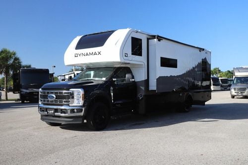 2027 Dynamax Isata 6 32KSF4X4