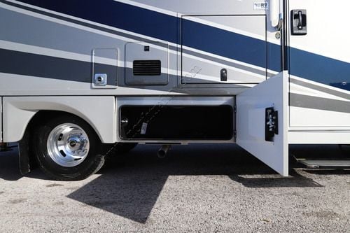 2027 Renegade Rv Vienna 25RML Class C