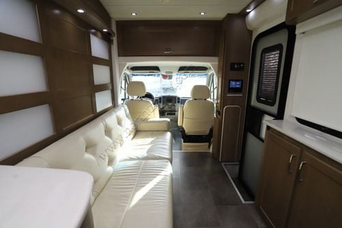 2019 Pleasure-Way Plateau XLMB