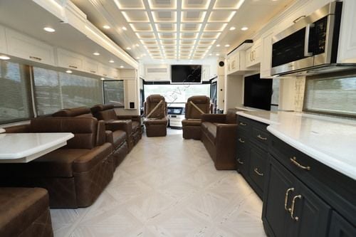 2027 Newmar Essex 4551