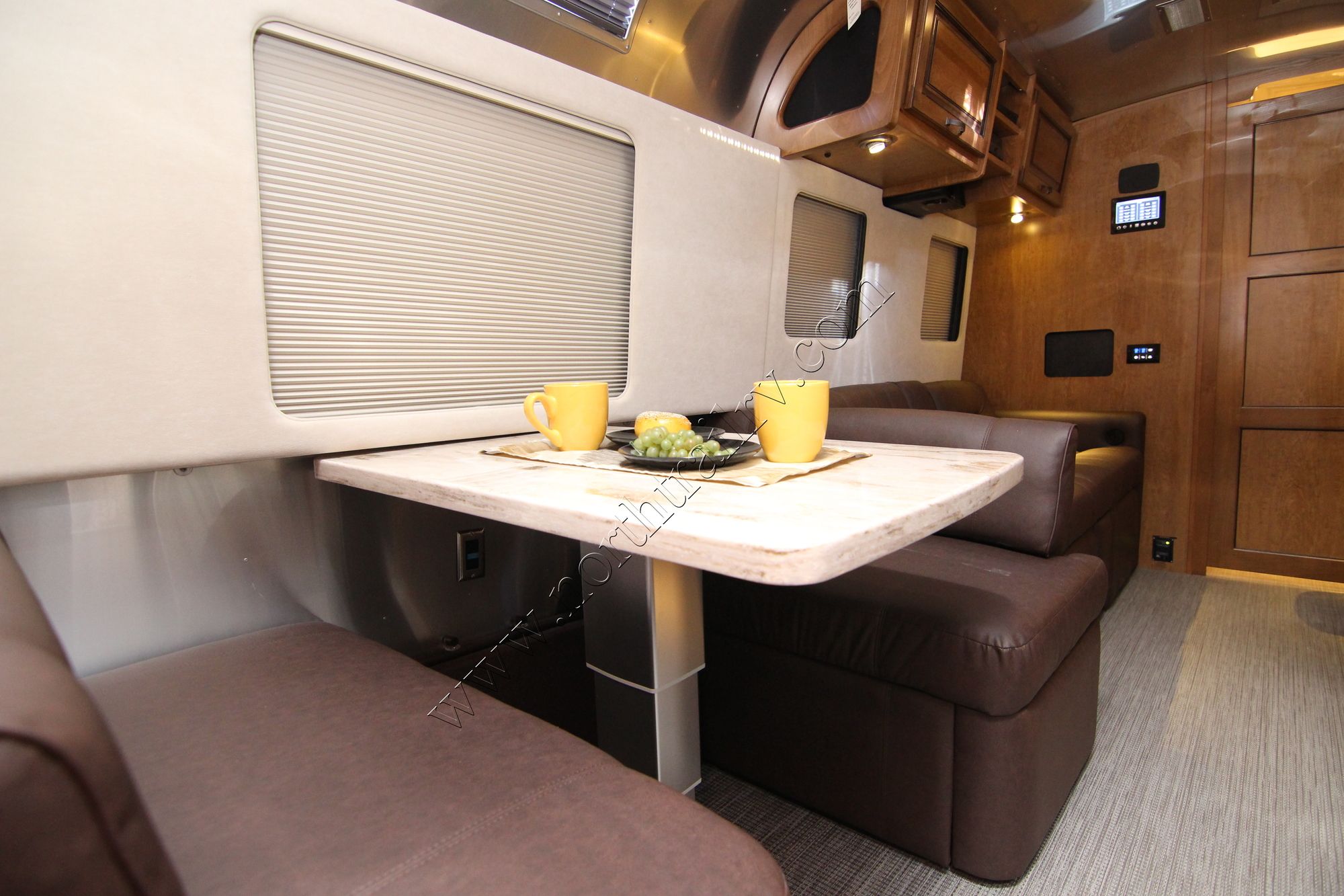 New 2018 Airstream Classic 33FB Travel Trailer  For Sale