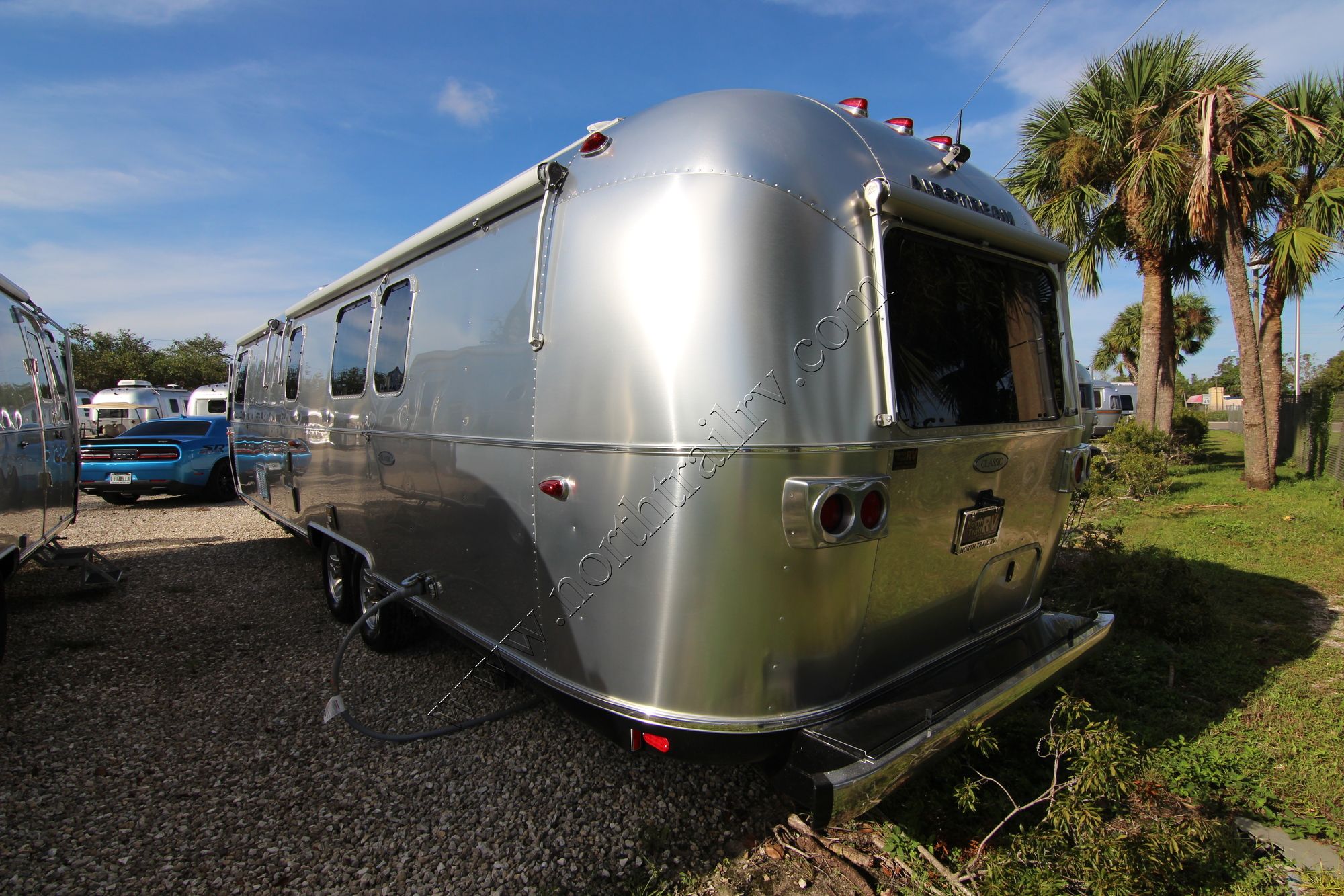 New 2018 Airstream Classic 33FB Travel Trailer  For Sale