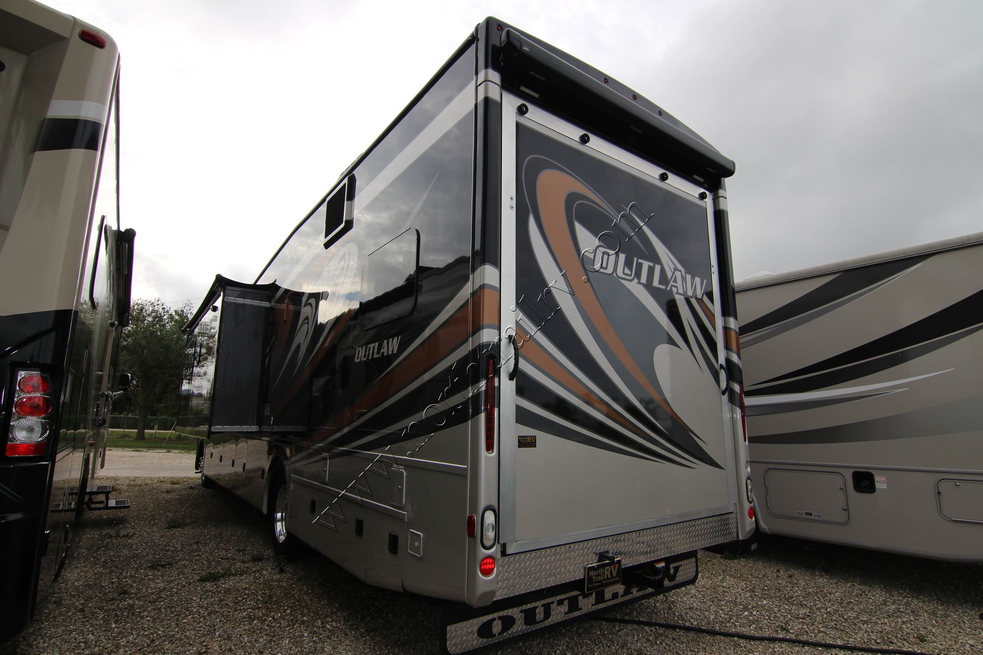 Used 2017 Thor Outlaw 37BG Class A  For Sale