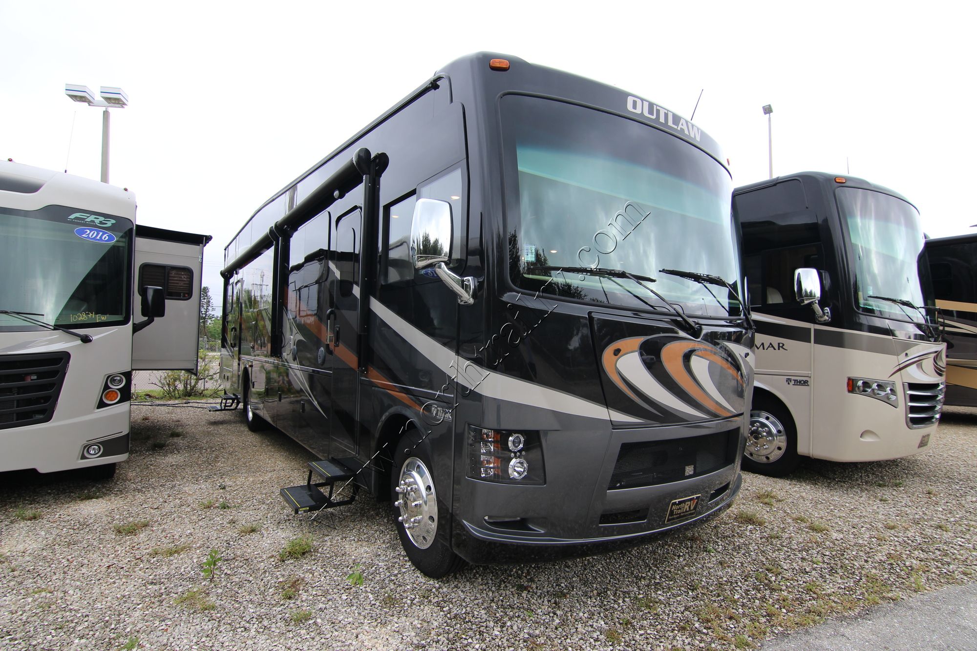 Used 2017 Thor Outlaw 37BG Class A  For Sale