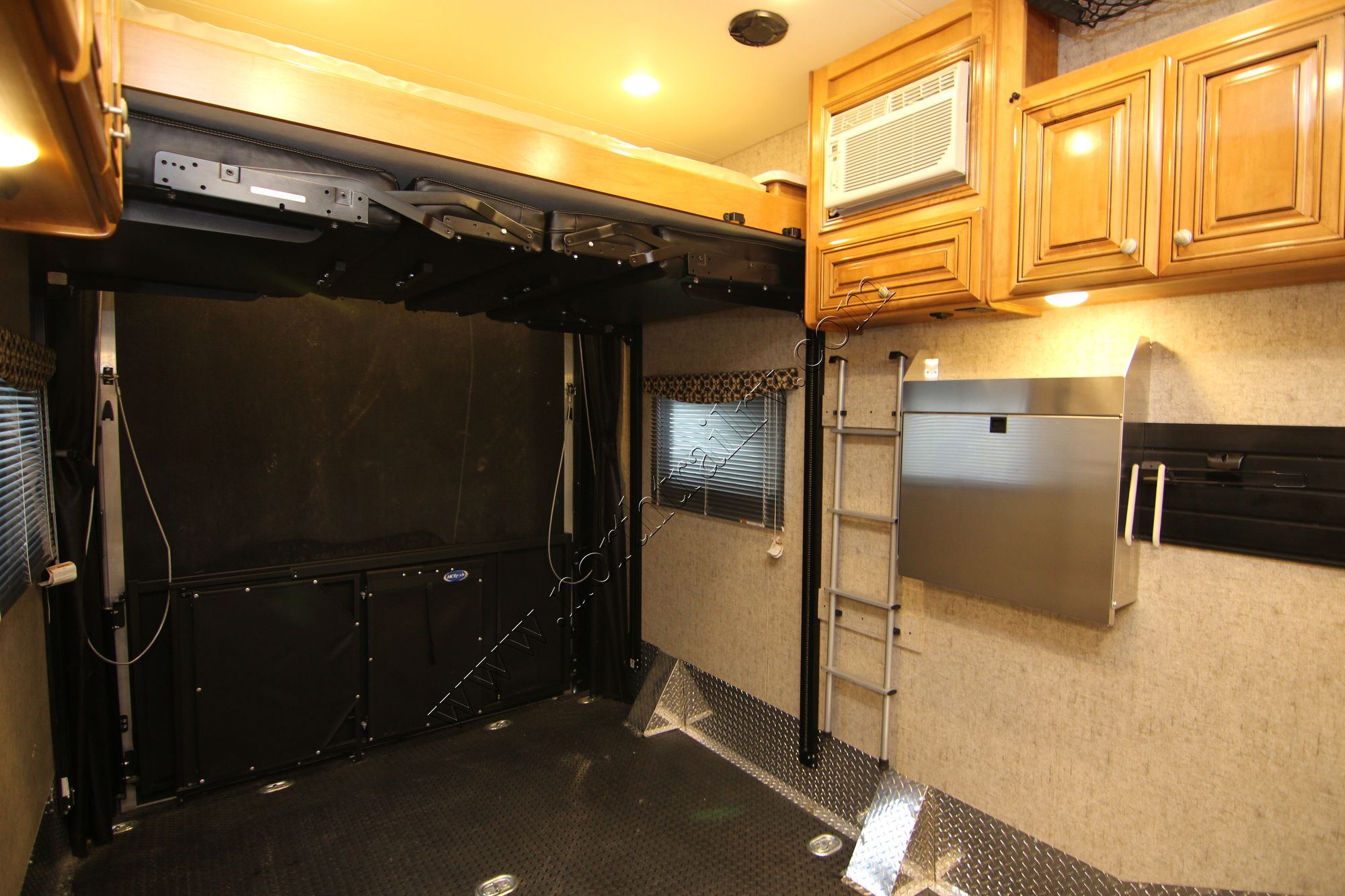 Used 2017 Thor Outlaw 37BG Class A  For Sale