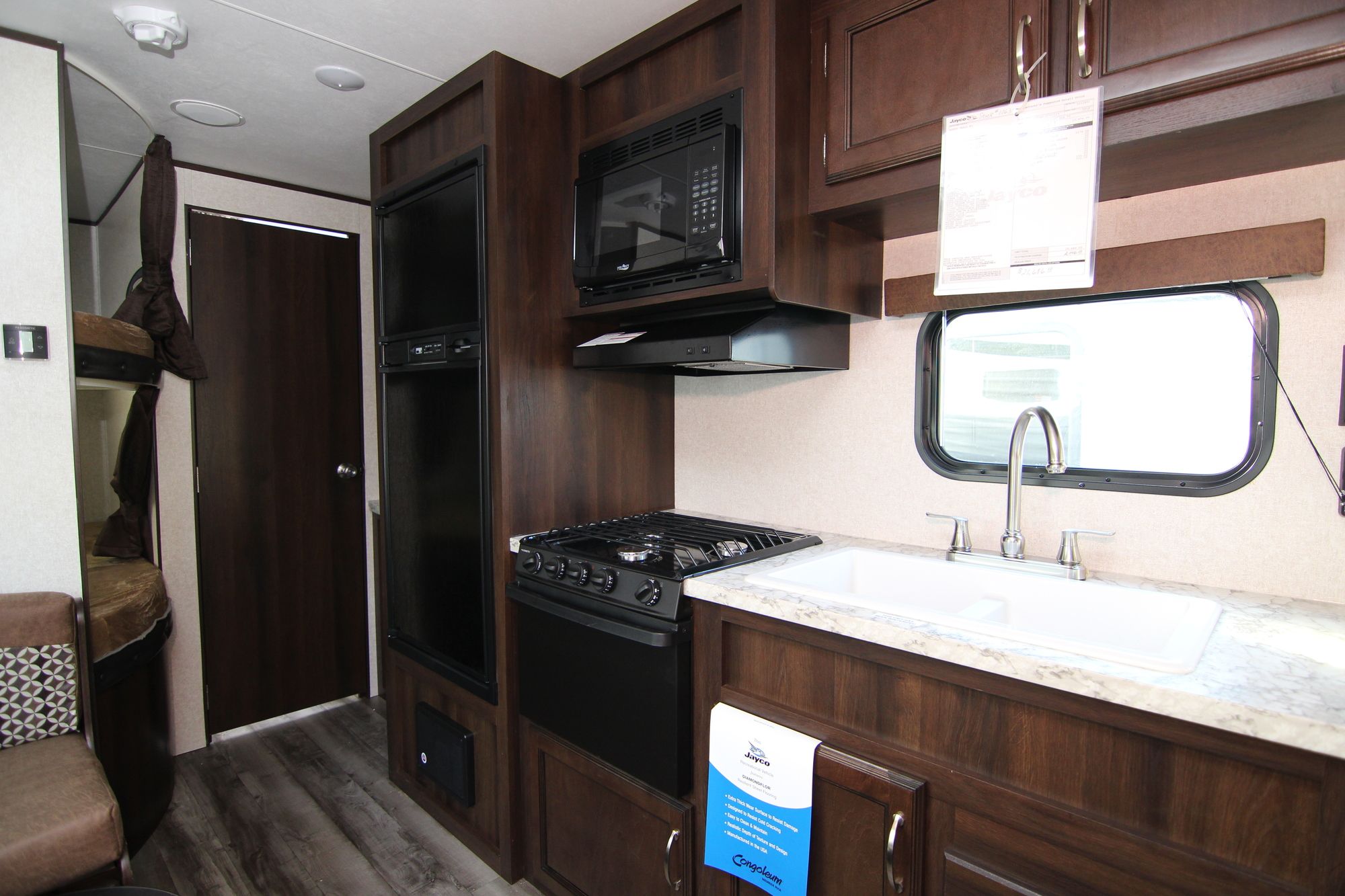 New 2018 Jayco Jay Flight SLX 264BH Travel Trailer  For Sale