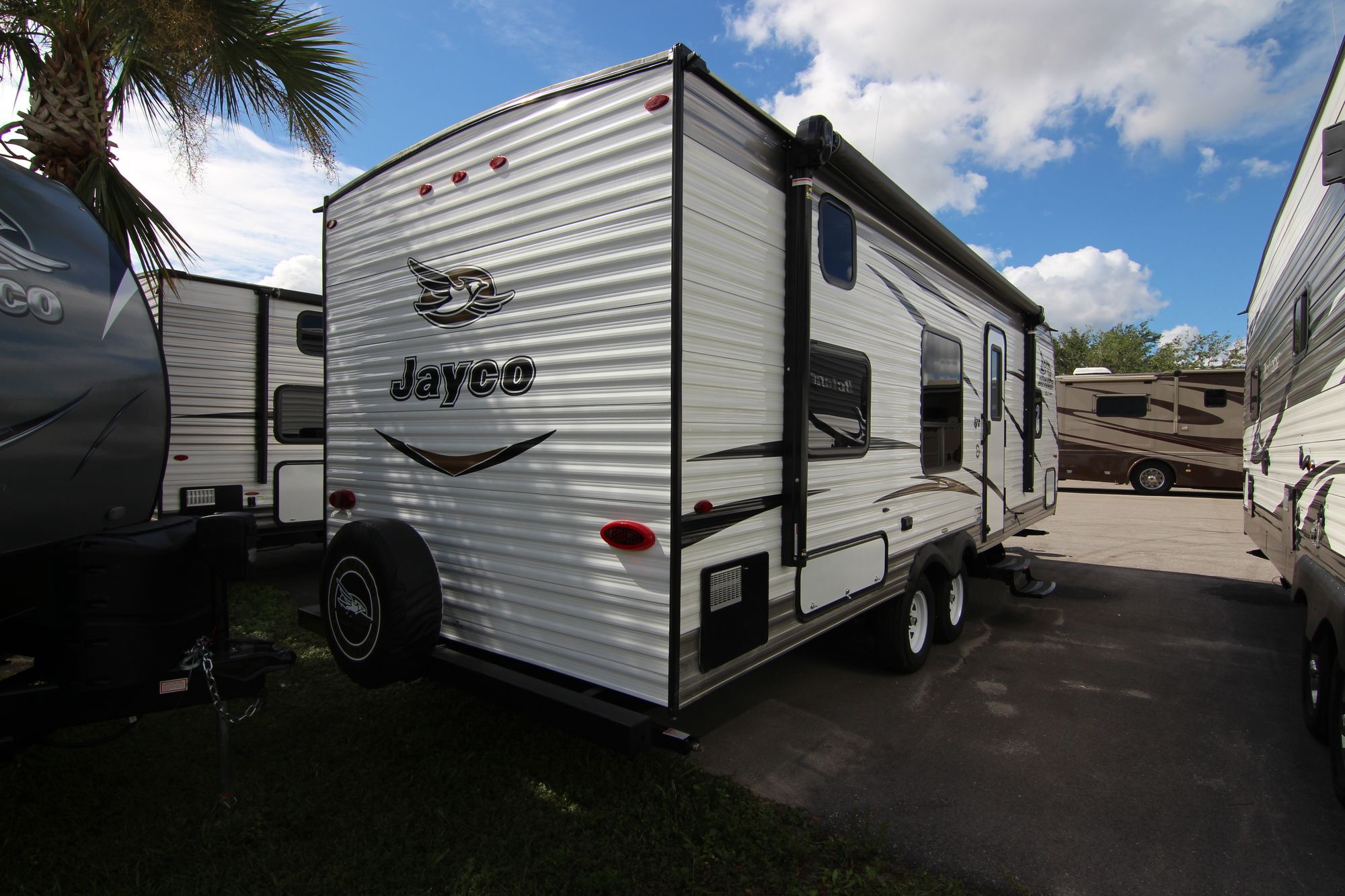 New 2018 Jayco Jay Flight SLX 264BH Travel Trailer  For Sale