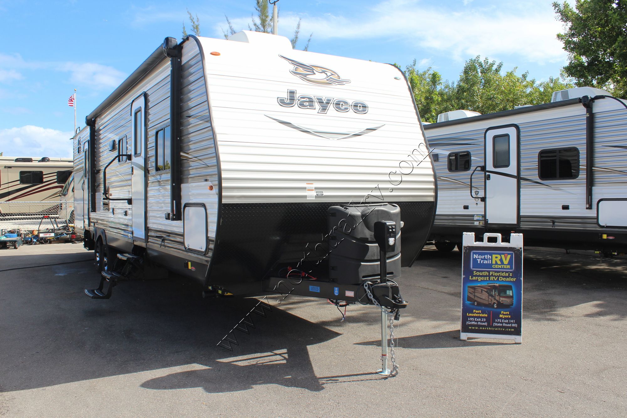 New 2017 Jayco Jay Flight 32BHDS Travel Trailer  For Sale