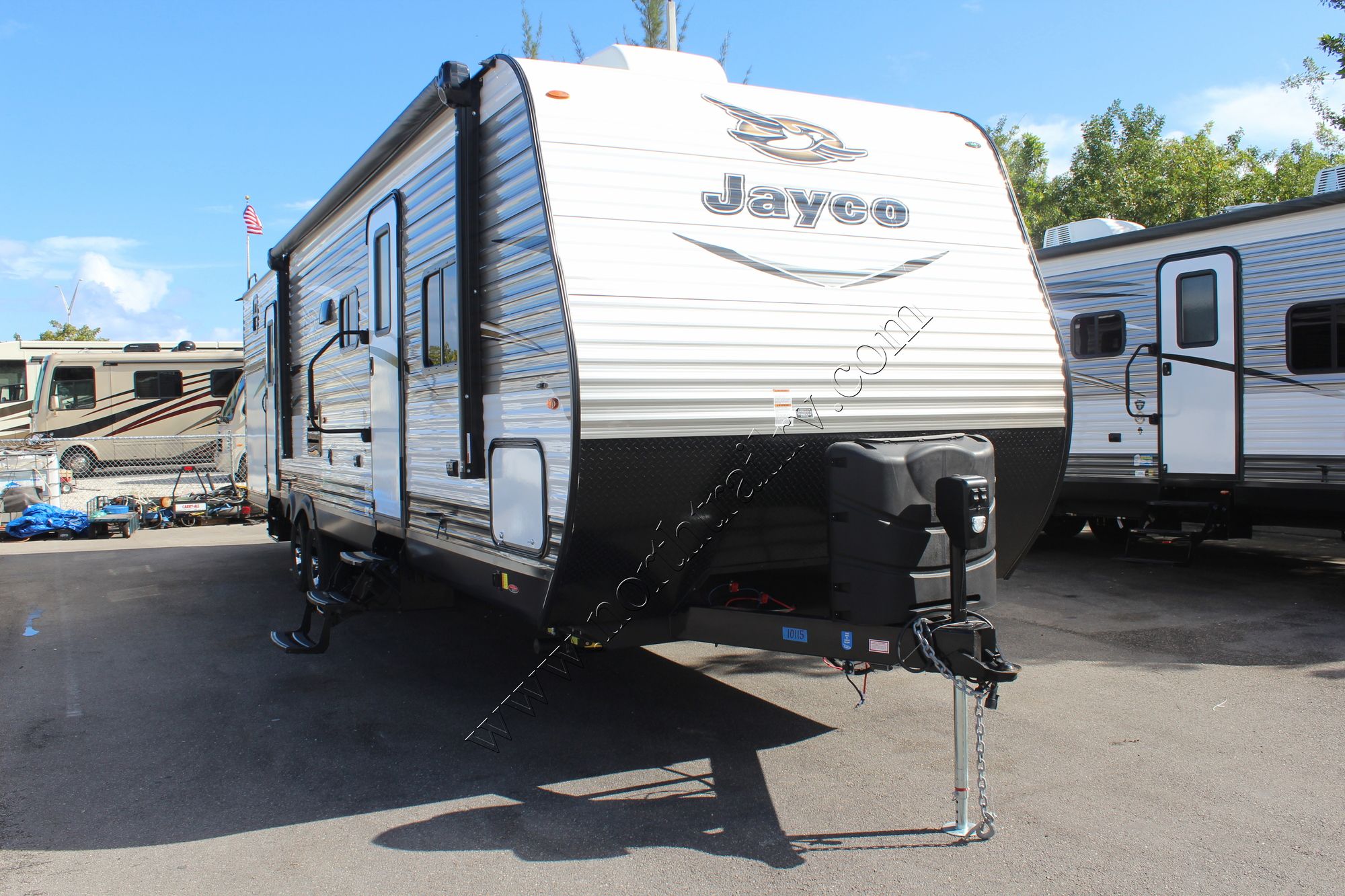 New 2017 Jayco Jay Flight 32BHDS Travel Trailer  For Sale