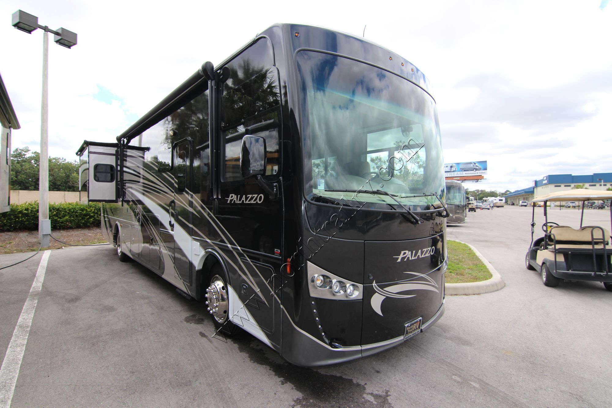 Used 2016 Thor Palazzo 36.2 Class A  For Sale