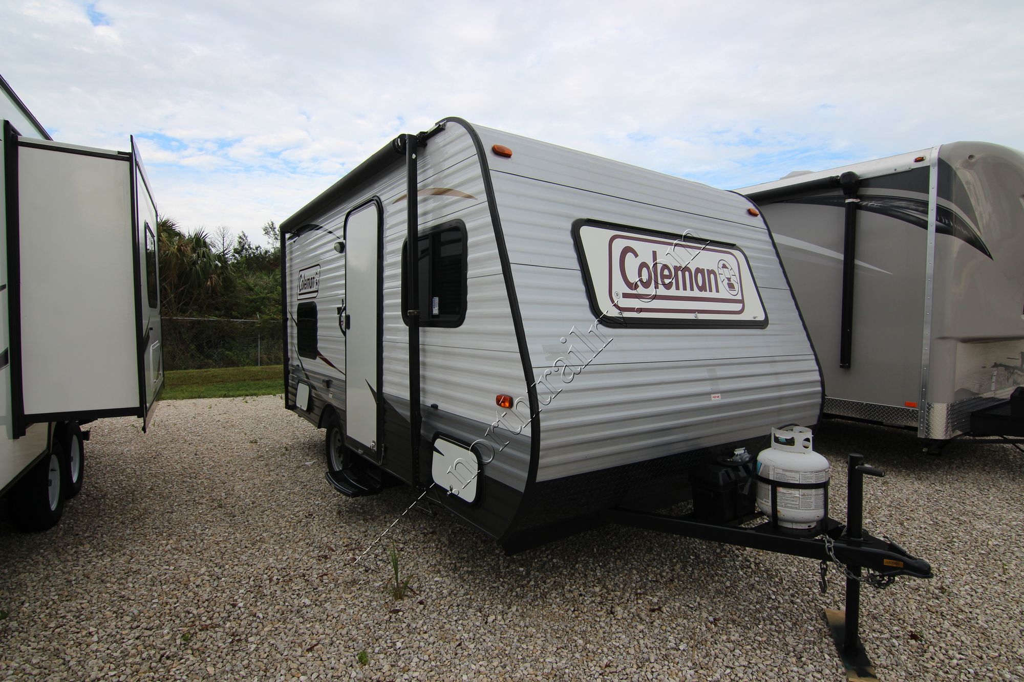 Used 2015 Coleman Lantern Lt 15BHS Travel Trailer  For Sale