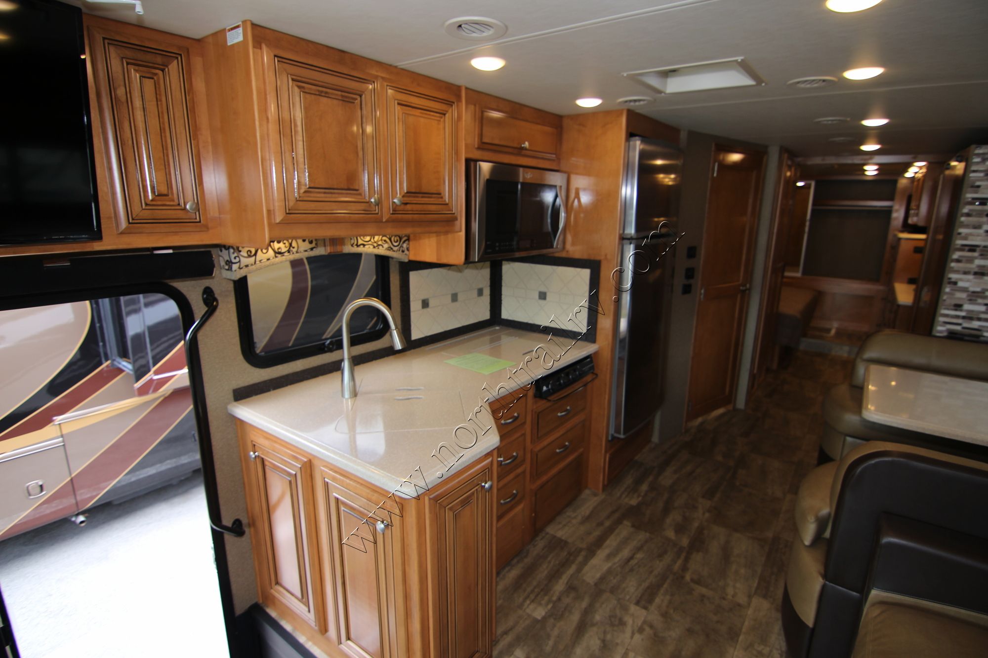 Used 2016 Thor Palazzo 36.2 Class A  For Sale