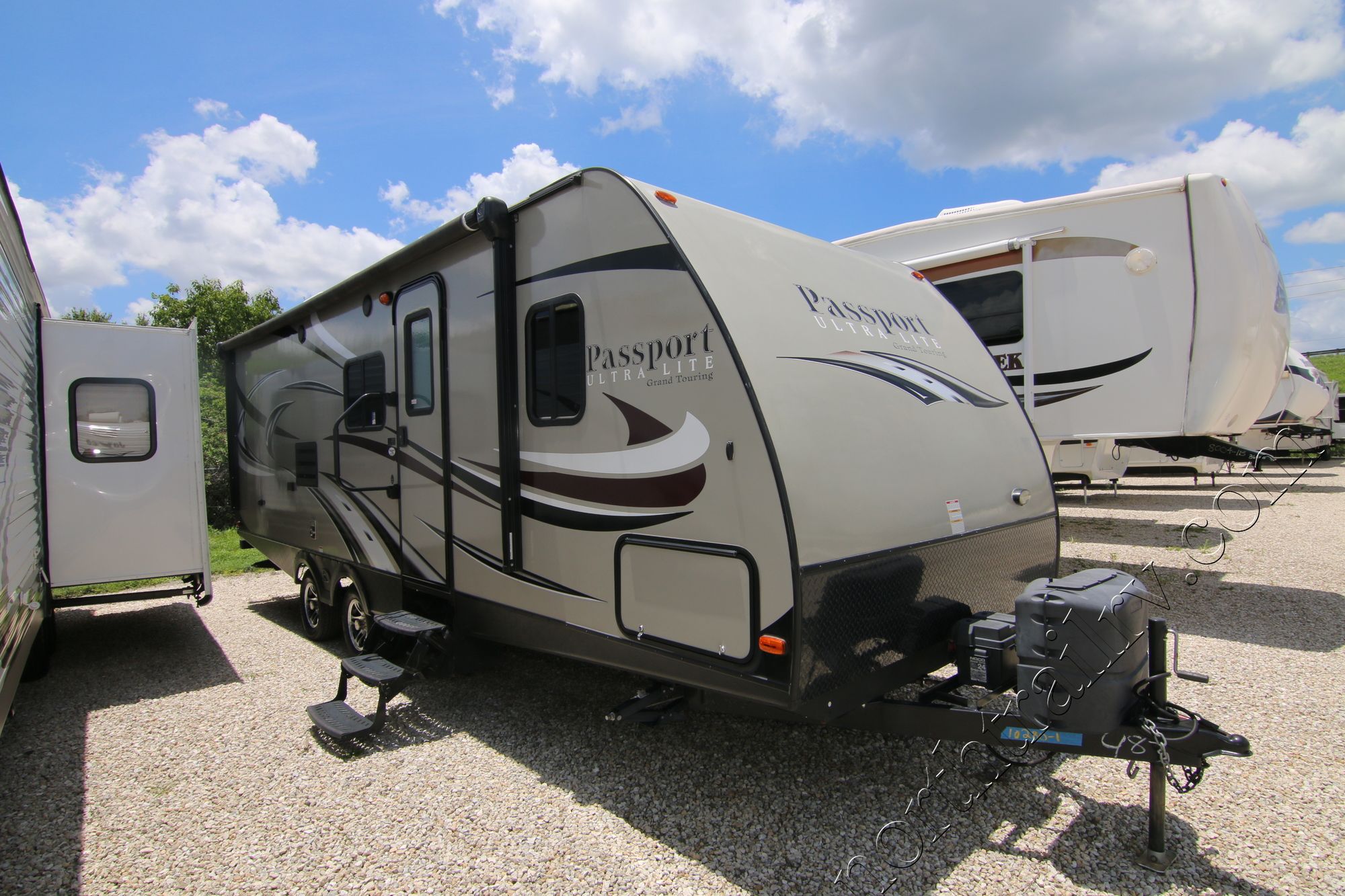 Used 2016 Keystone Passport 2510RB Travel Trailer  For Sale