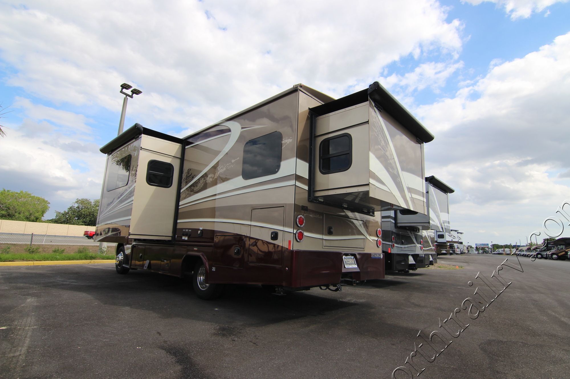 New 2017 Dynamax Isata 3 24RW Class C  For Sale