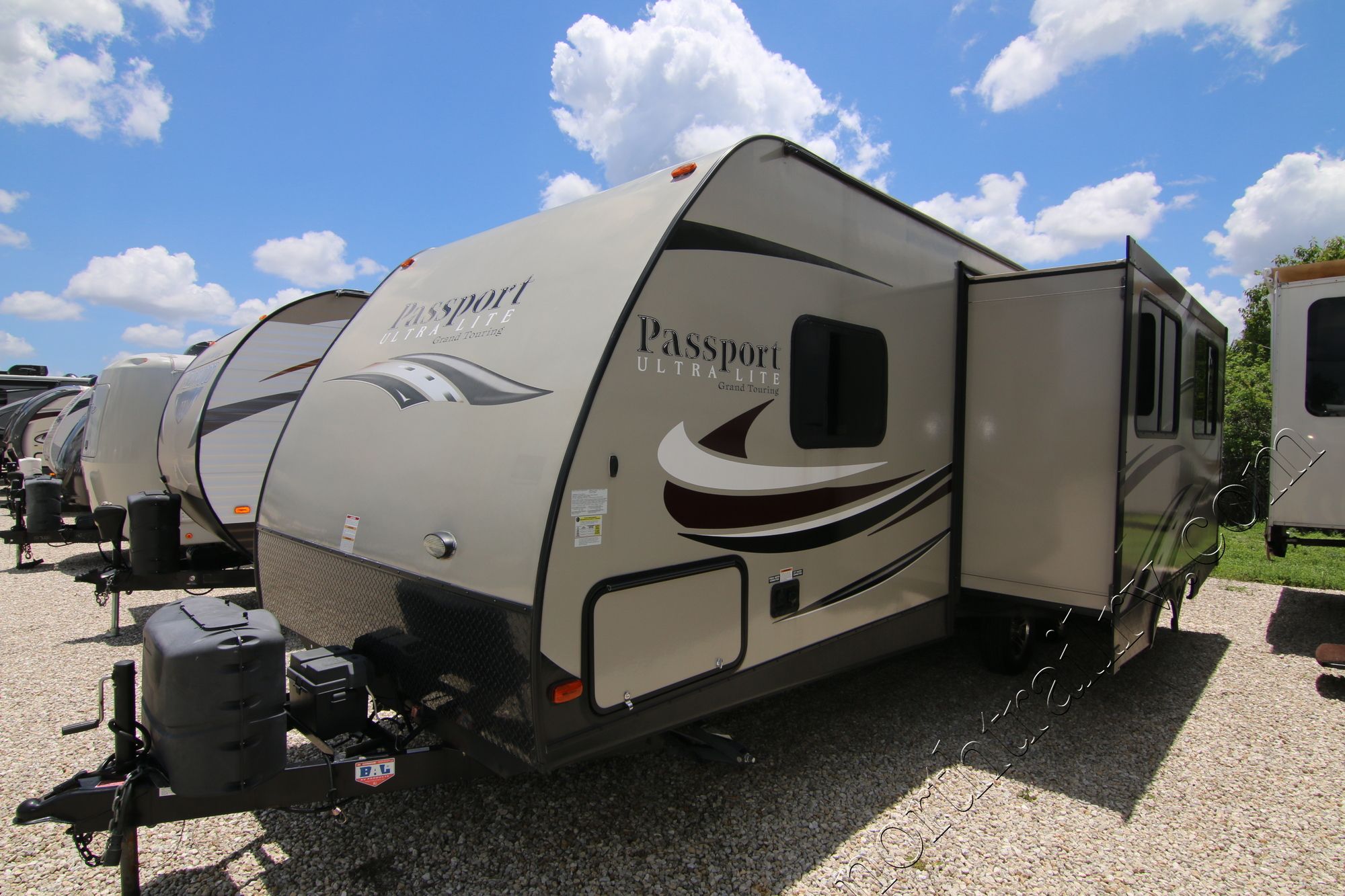 Used 2016 Keystone Passport 2510RB Travel Trailer  For Sale