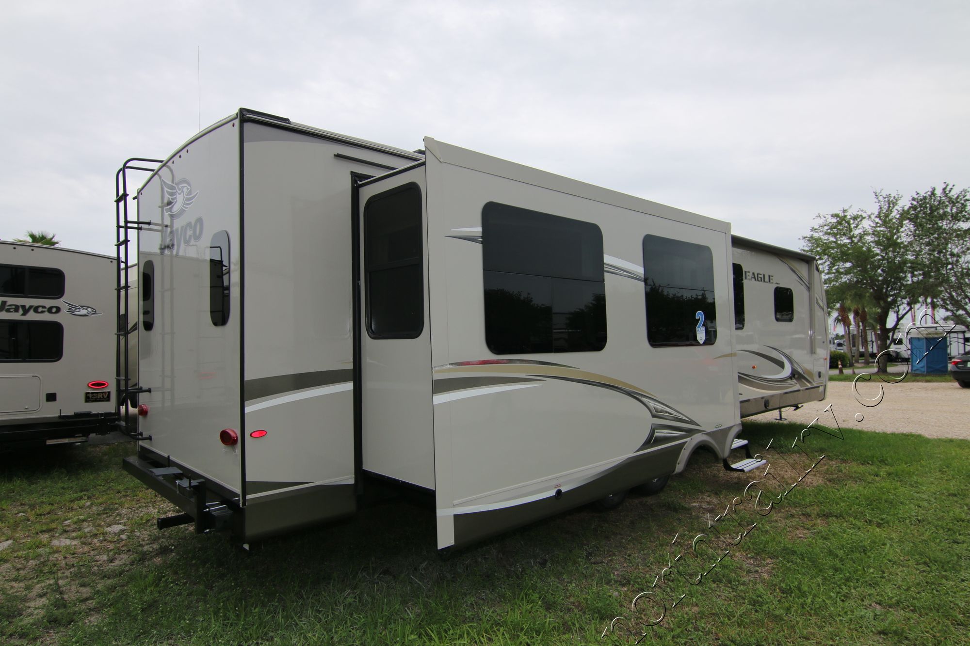 2017 Jayco Eagle 338RETS Travel Trailer (Stock 10336)