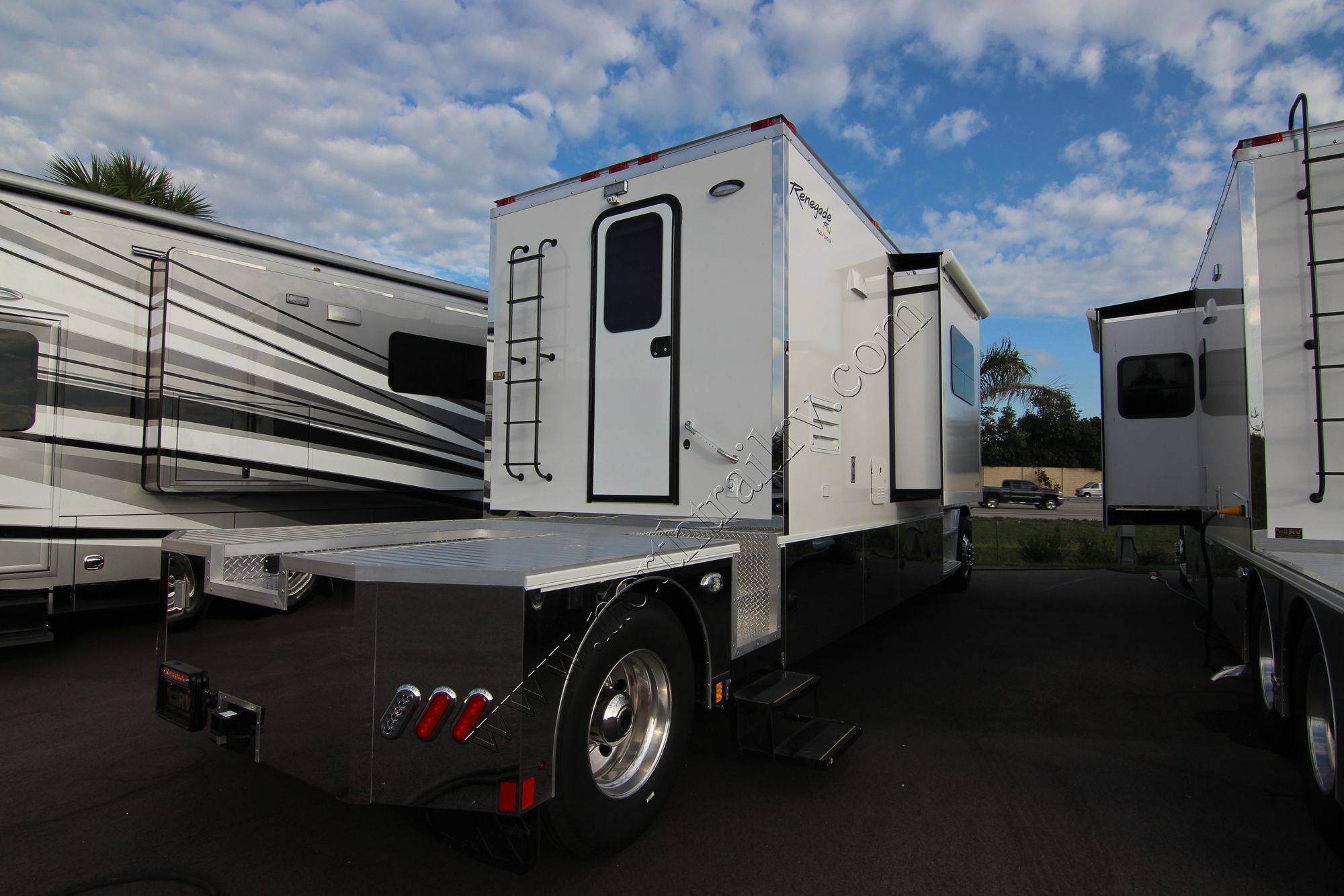 New 2018 Renegade Rv Sport Deck 1500 AS Class C  For Sale