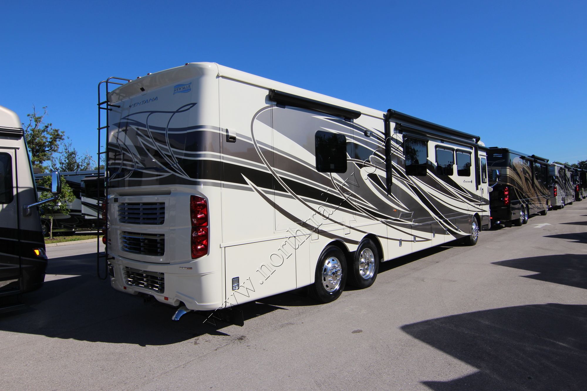 New 2018 Newmar Ventana 4308 Class A  For Sale