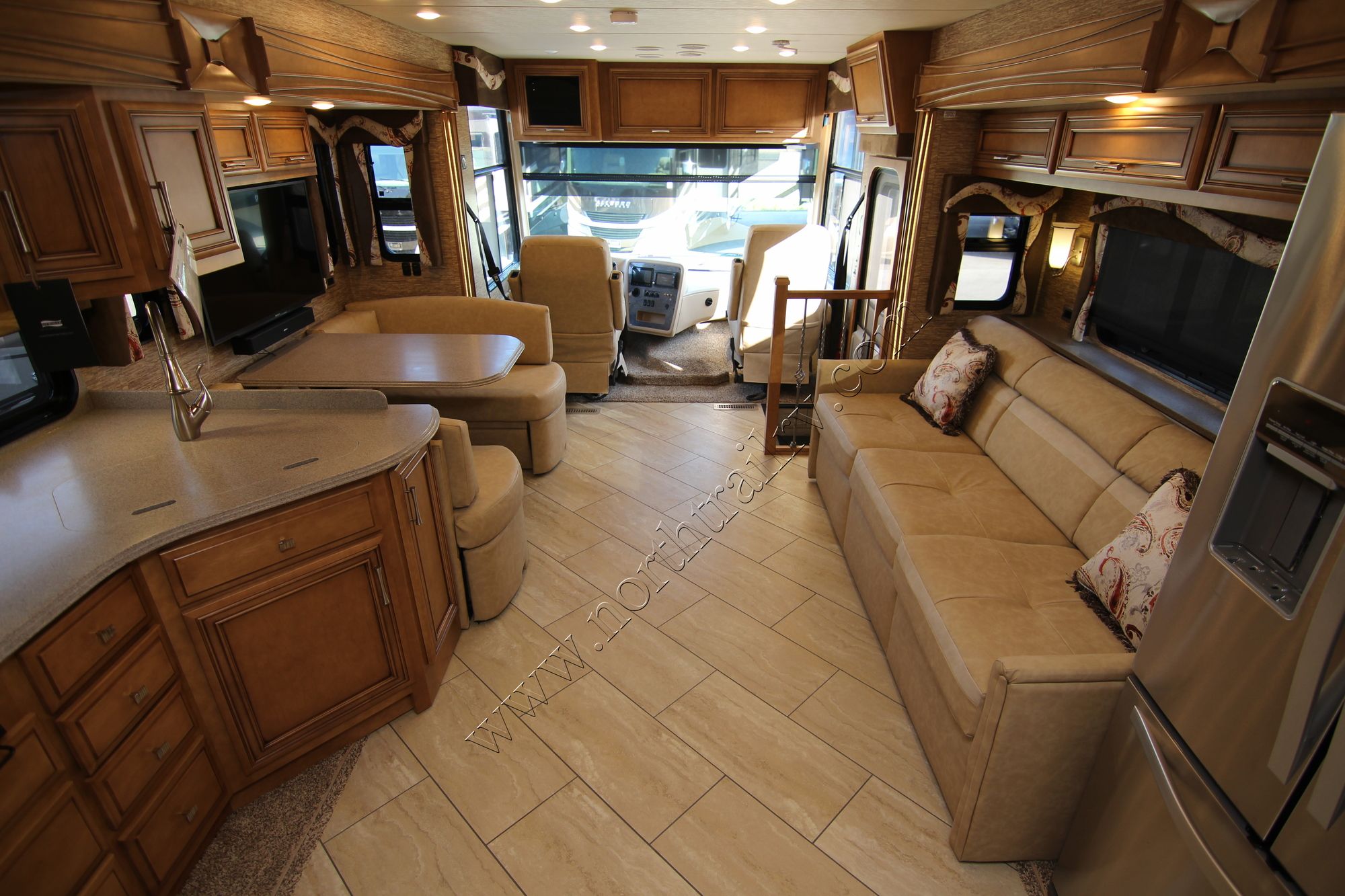 New 2018 Newmar Canyon Star 3716 Class A  For Sale