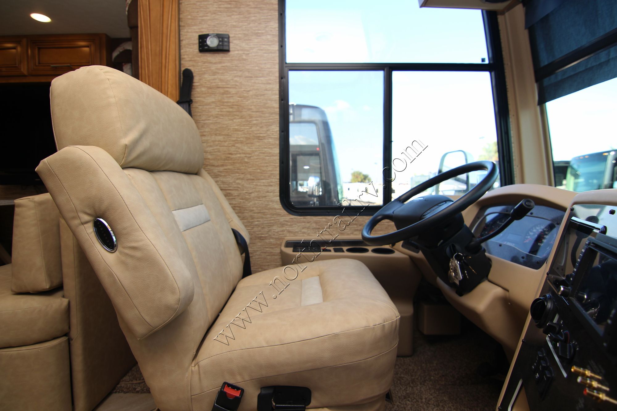 New 2018 Newmar Canyon Star 3716 Class A  For Sale