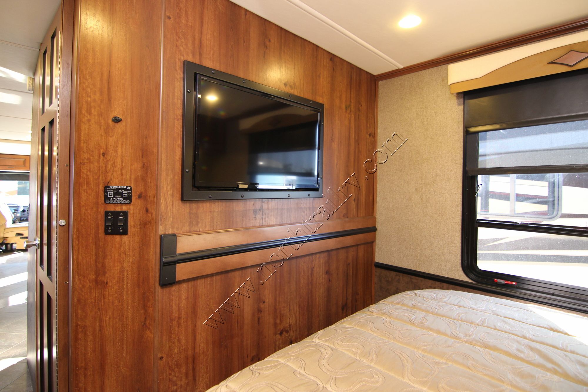 Used 2014 Fleetwood Excursion 35B Class A  For Sale