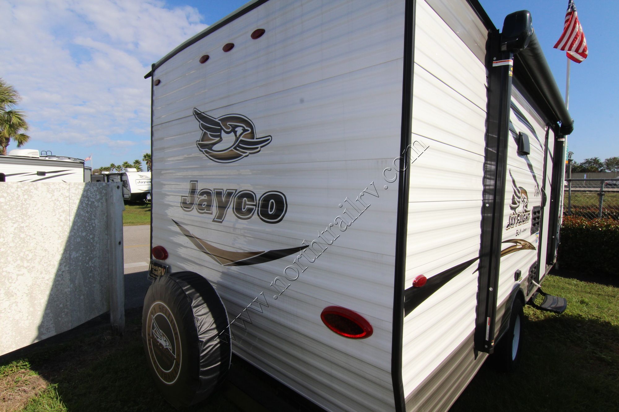 New 2018 Jayco Jay Flight SLX 174BH Travel Trailer  For Sale