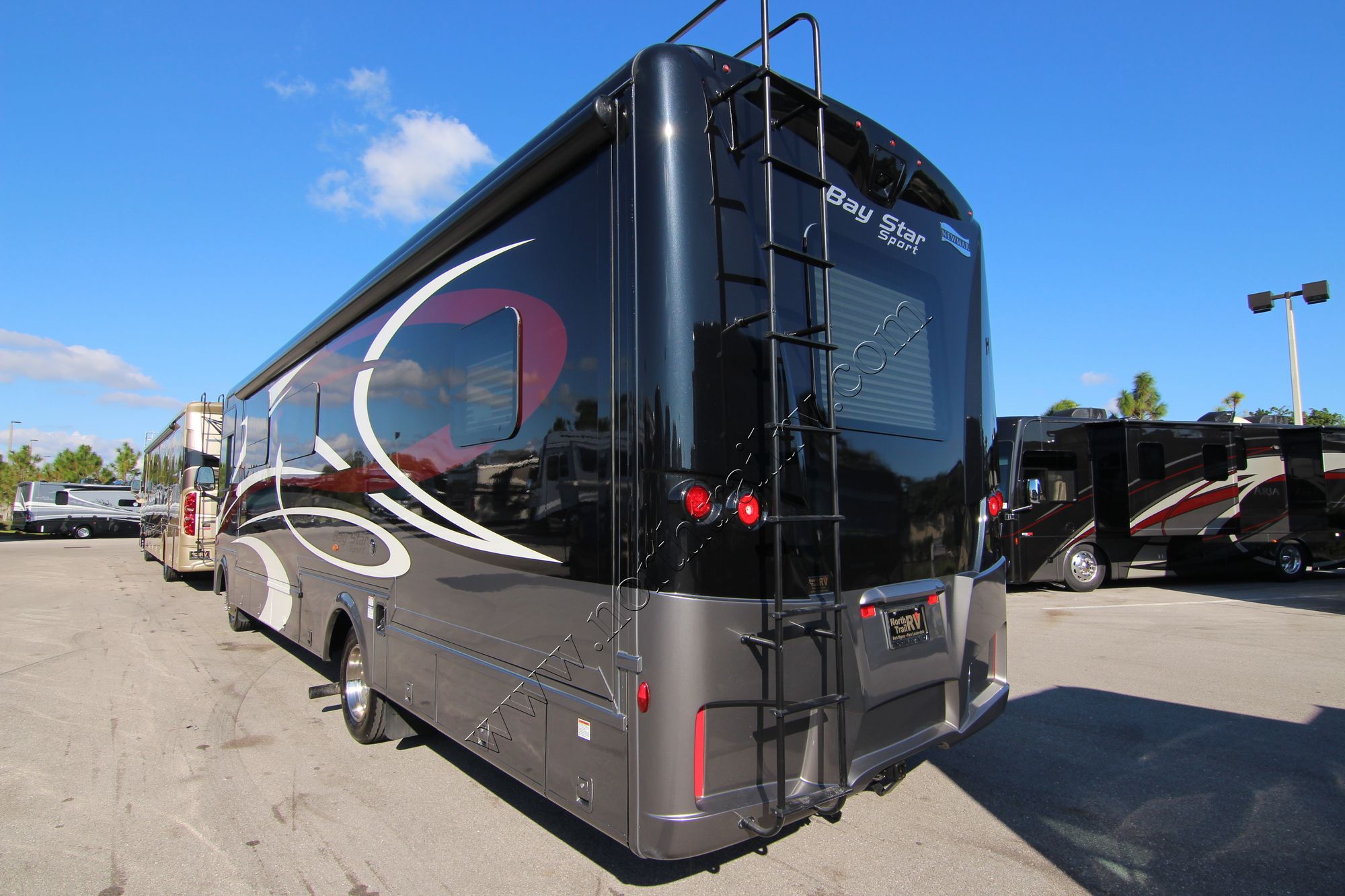 New 2018 Newmar Bay Star Sport 3307 Class A  For Sale