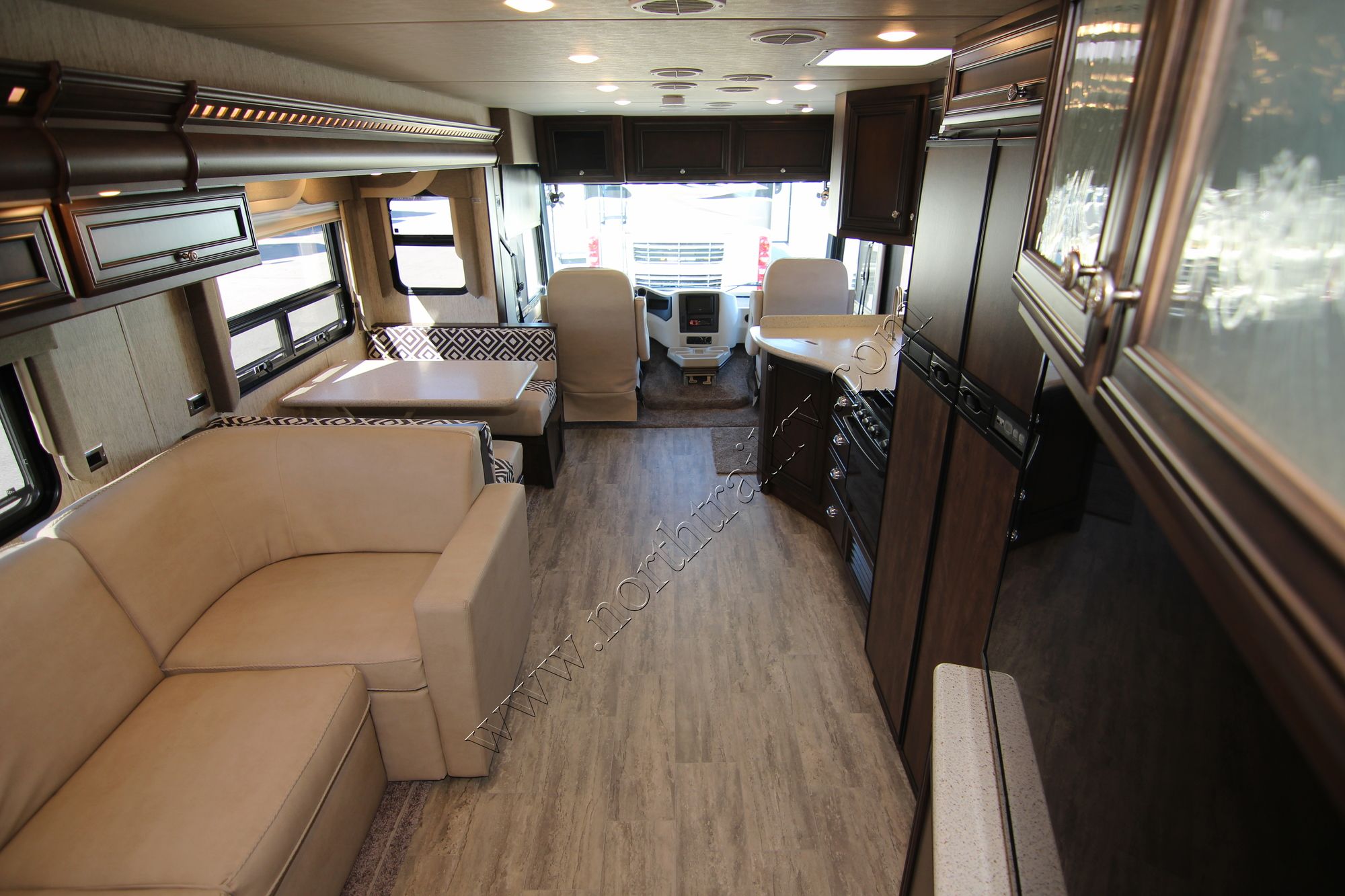 New 2018 Newmar Bay Star Sport 3307 Class A  For Sale