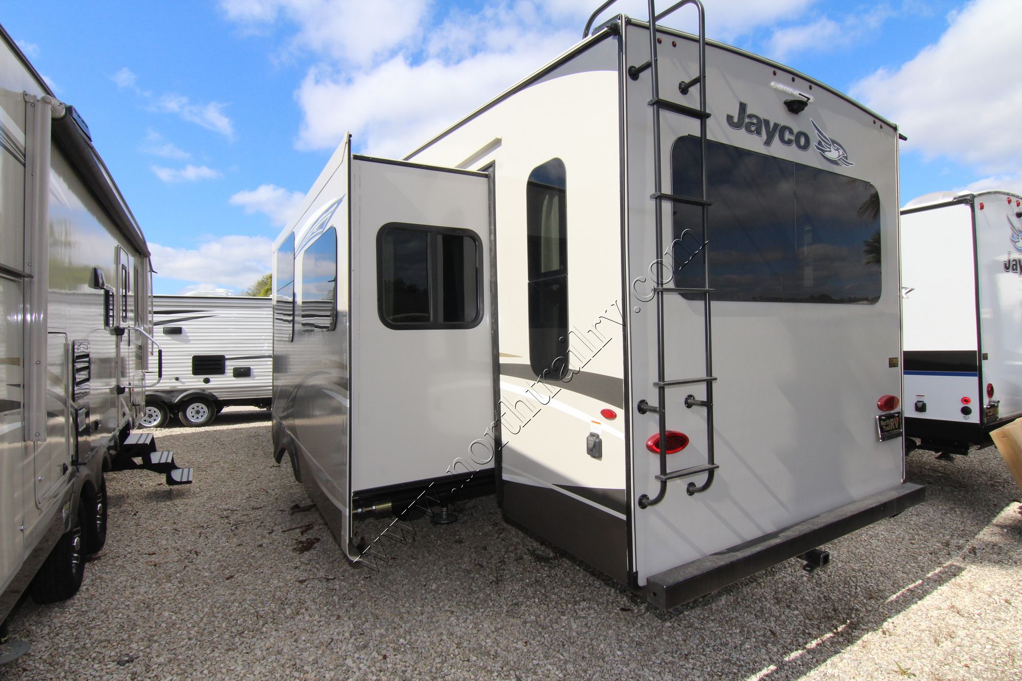 New 2018 Jayco Eagle Ht 28.5RSTS Fifth Wheel  For Sale