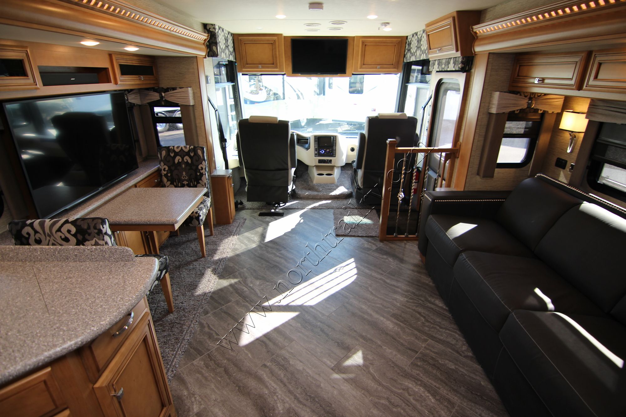 New 2018 Newmar Bay Star 3333 Class A  For Sale