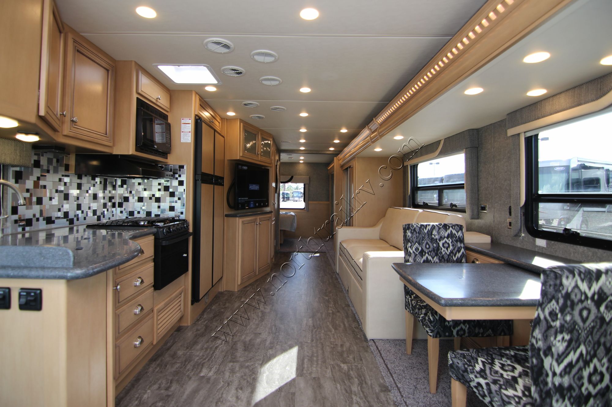 New 2018 Newmar Bay Star Sport 3307 Class A  For Sale