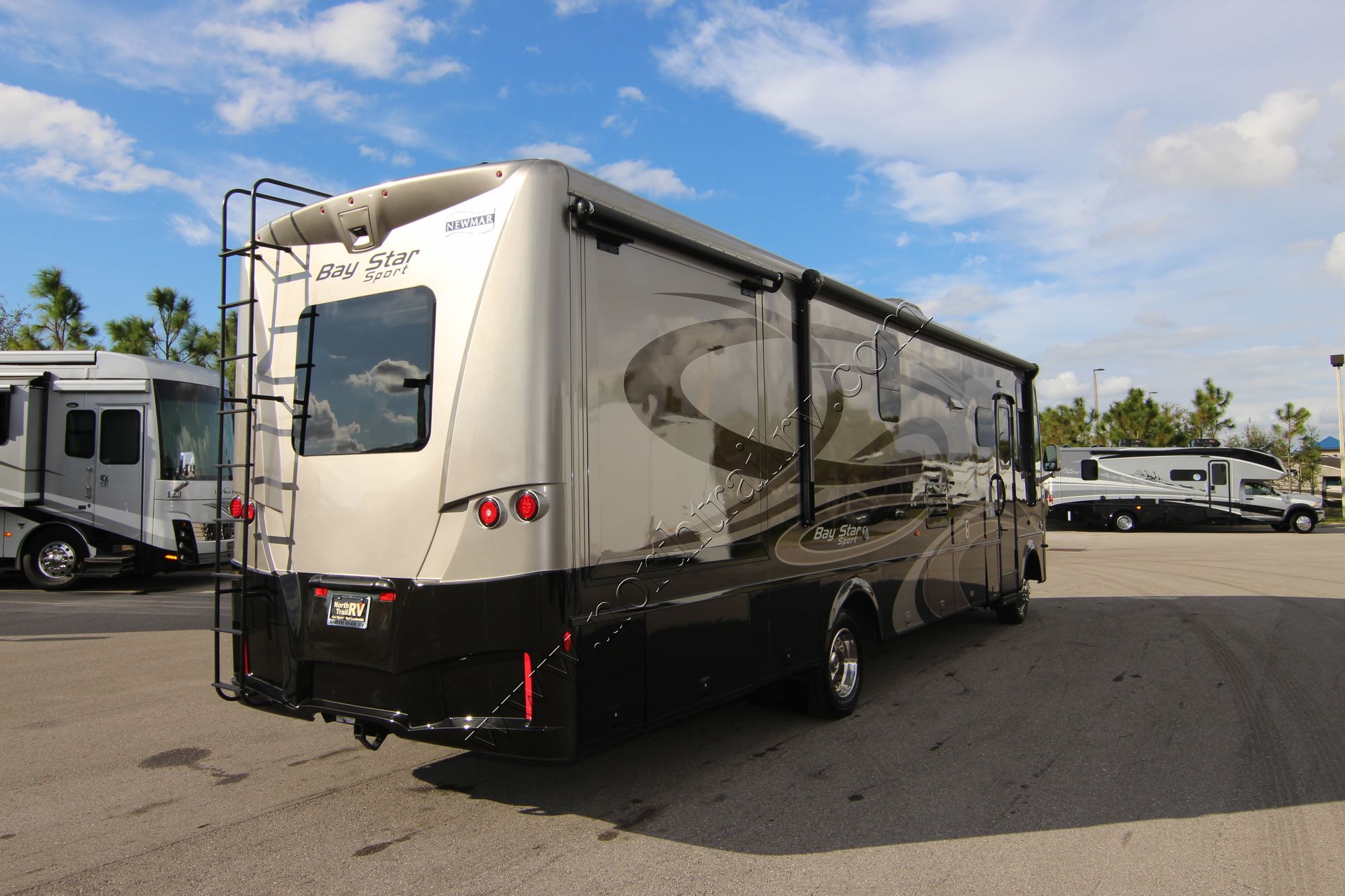 New 2018 Newmar Bay Star Sport 3307 Class A  For Sale