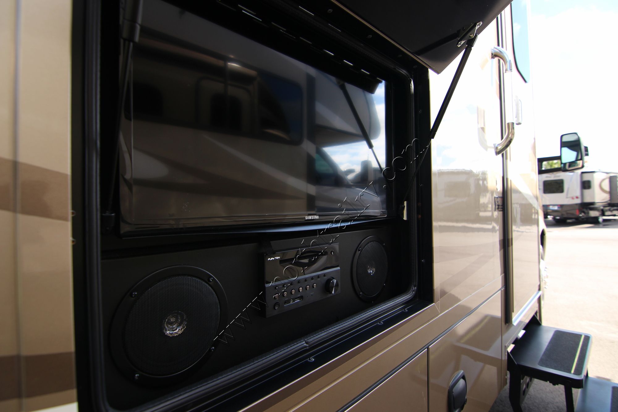 Used 2017 Renegade Rv Vienna 25MBS Class C  For Sale