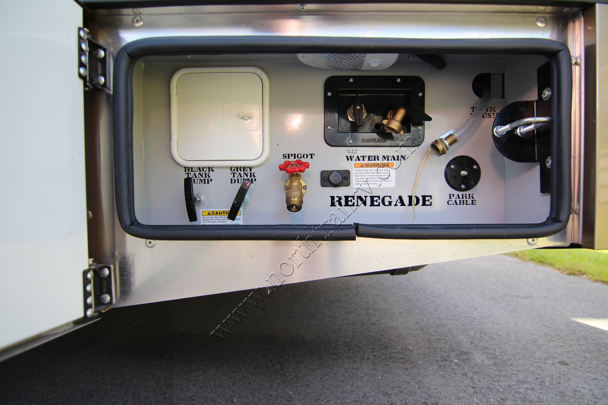 Used 2017 Renegade Rv Vienna 25MBS Class C  For Sale