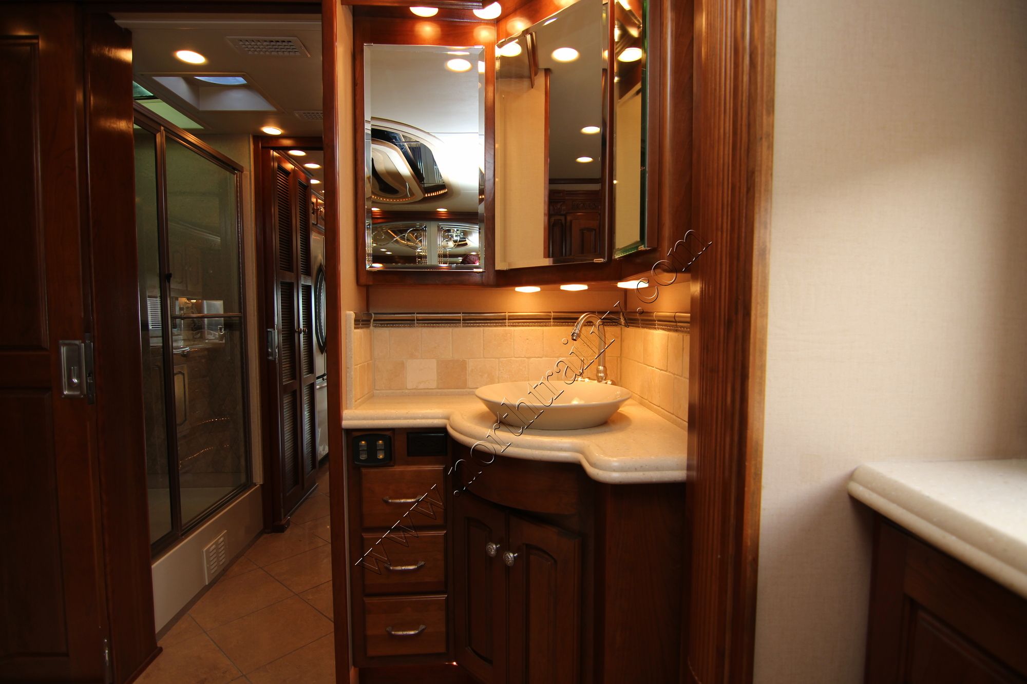 Used 2006 Monaco Signature 45 COMMANDER Class A  For Sale