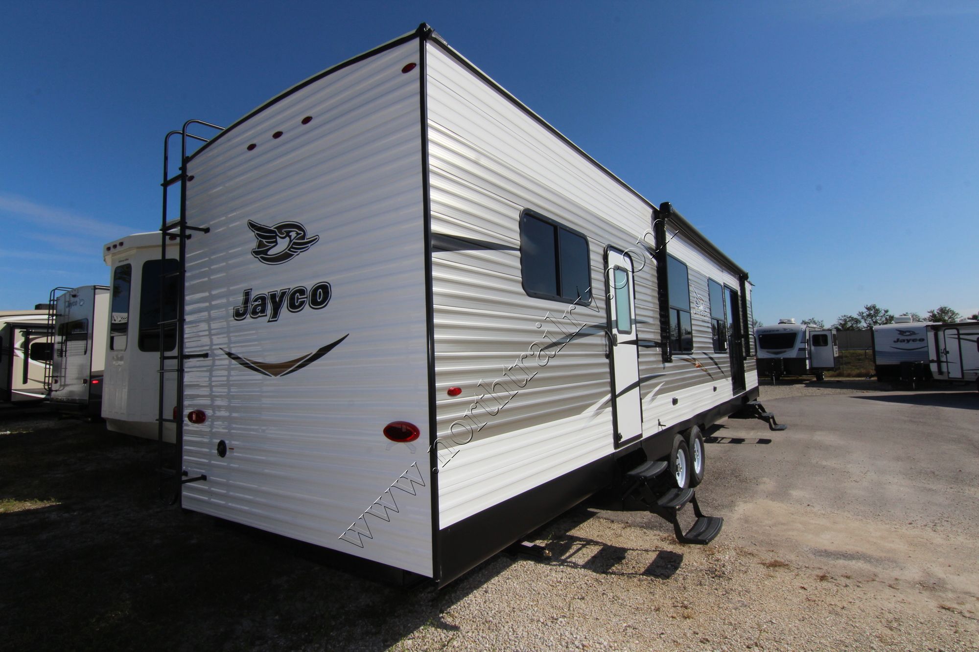 New 2018 Jayco Jay Flightbungalow 40FSDS Travel Trailer  For Sale