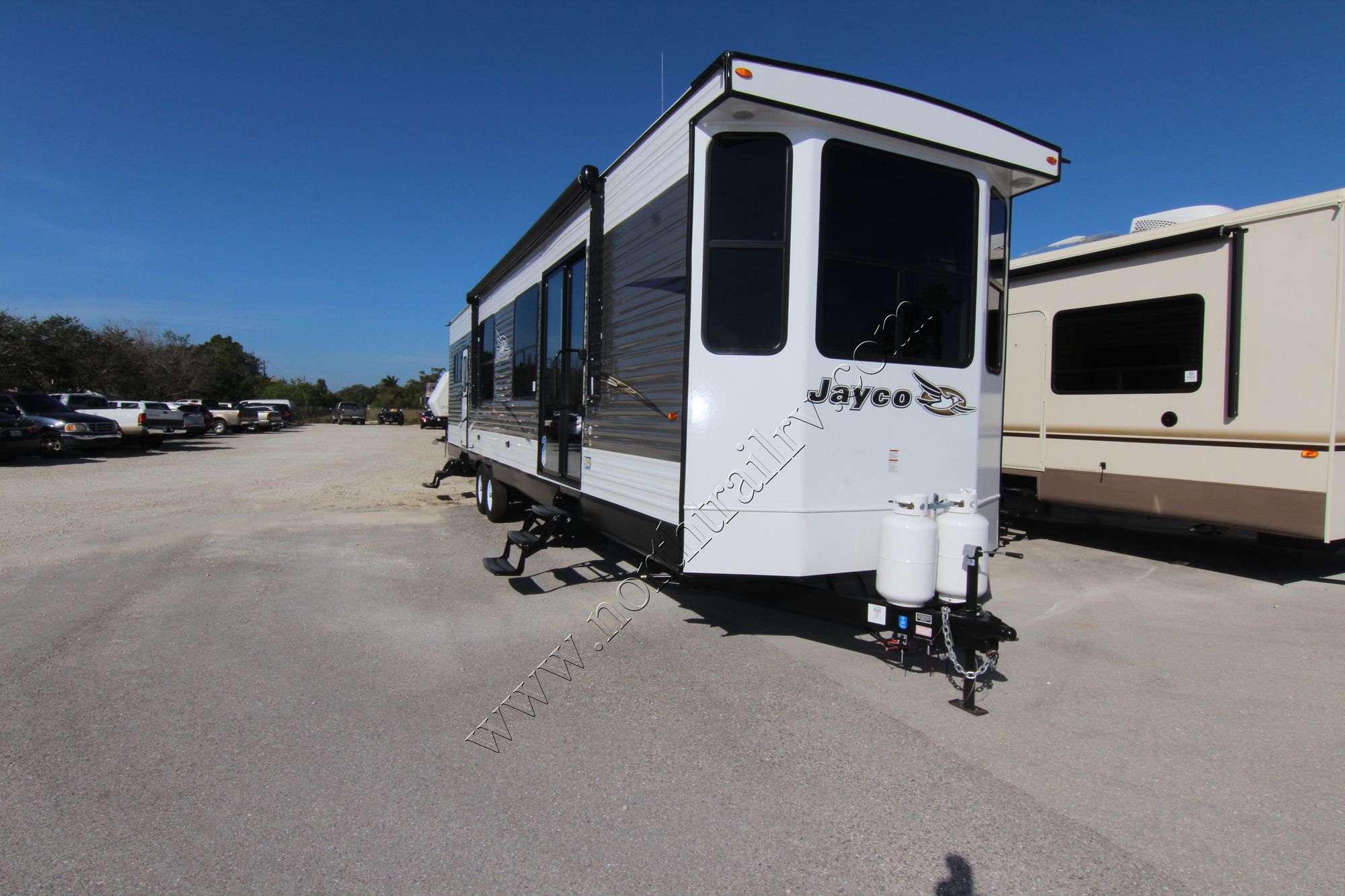 New 2018 Jayco Jay Flightbungalow 40FSDS Travel Trailer  For Sale