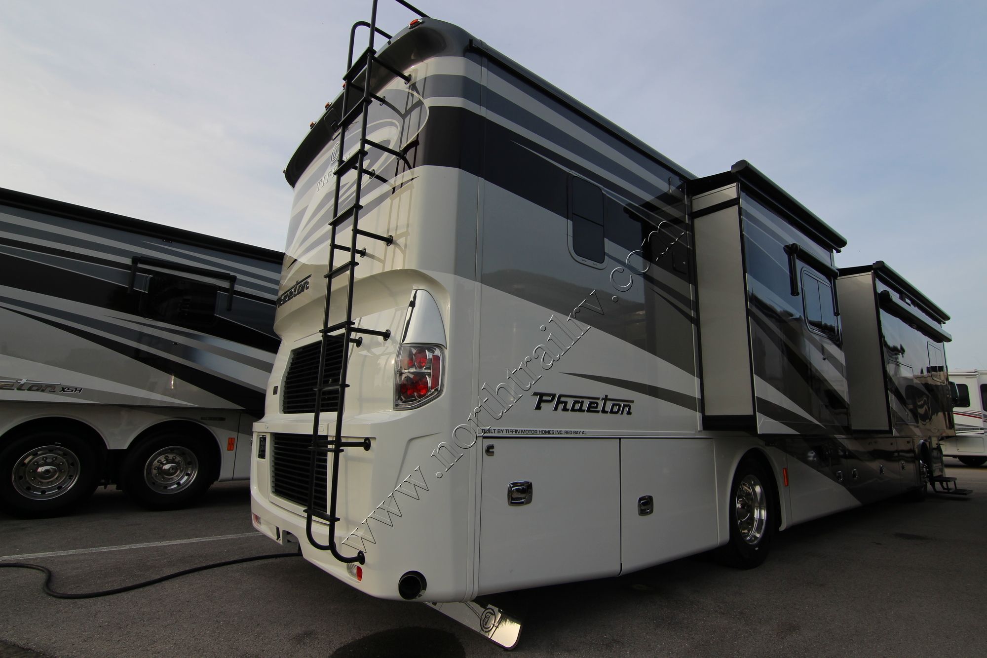 New 2018 Tiffin Motor Homes Phaeton 40 QBH Class A  For Sale