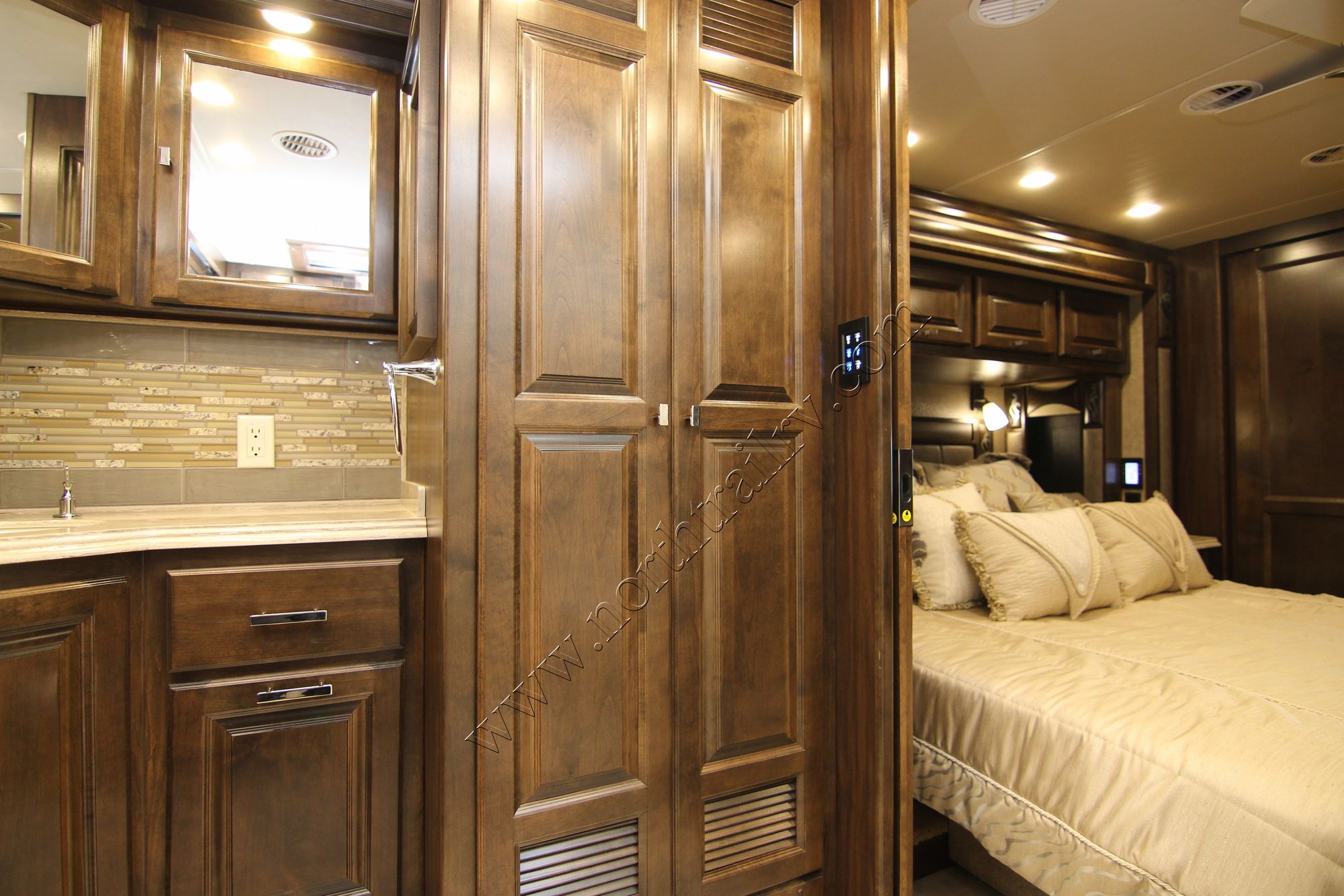 New 2018 Tiffin Motor Homes Phaeton 40 QBH Class A  For Sale