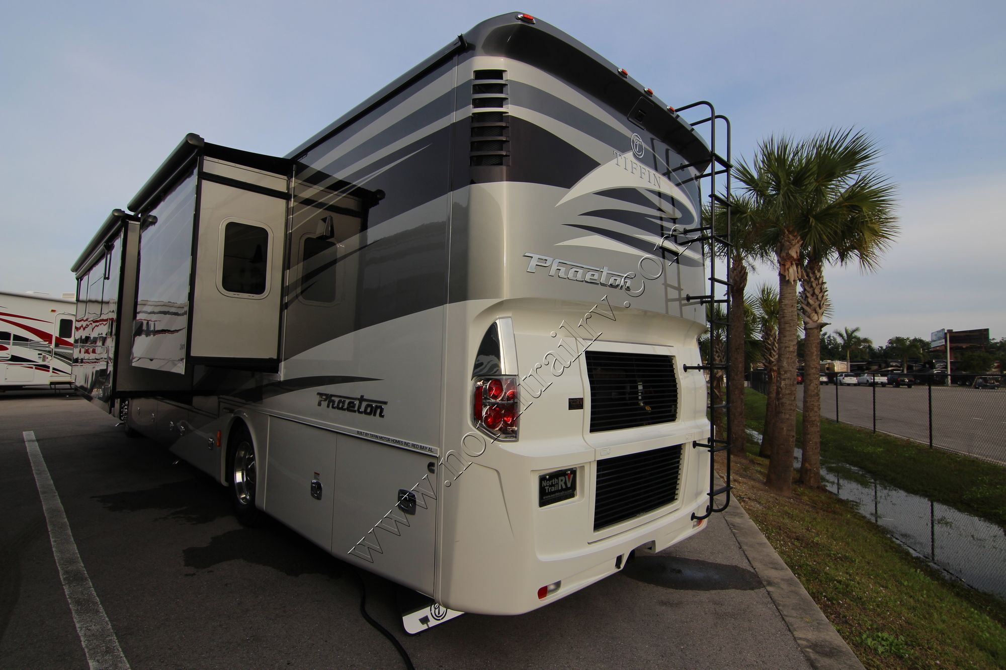 New 2018 Tiffin Motor Homes Phaeton 40 QBH Class A  For Sale