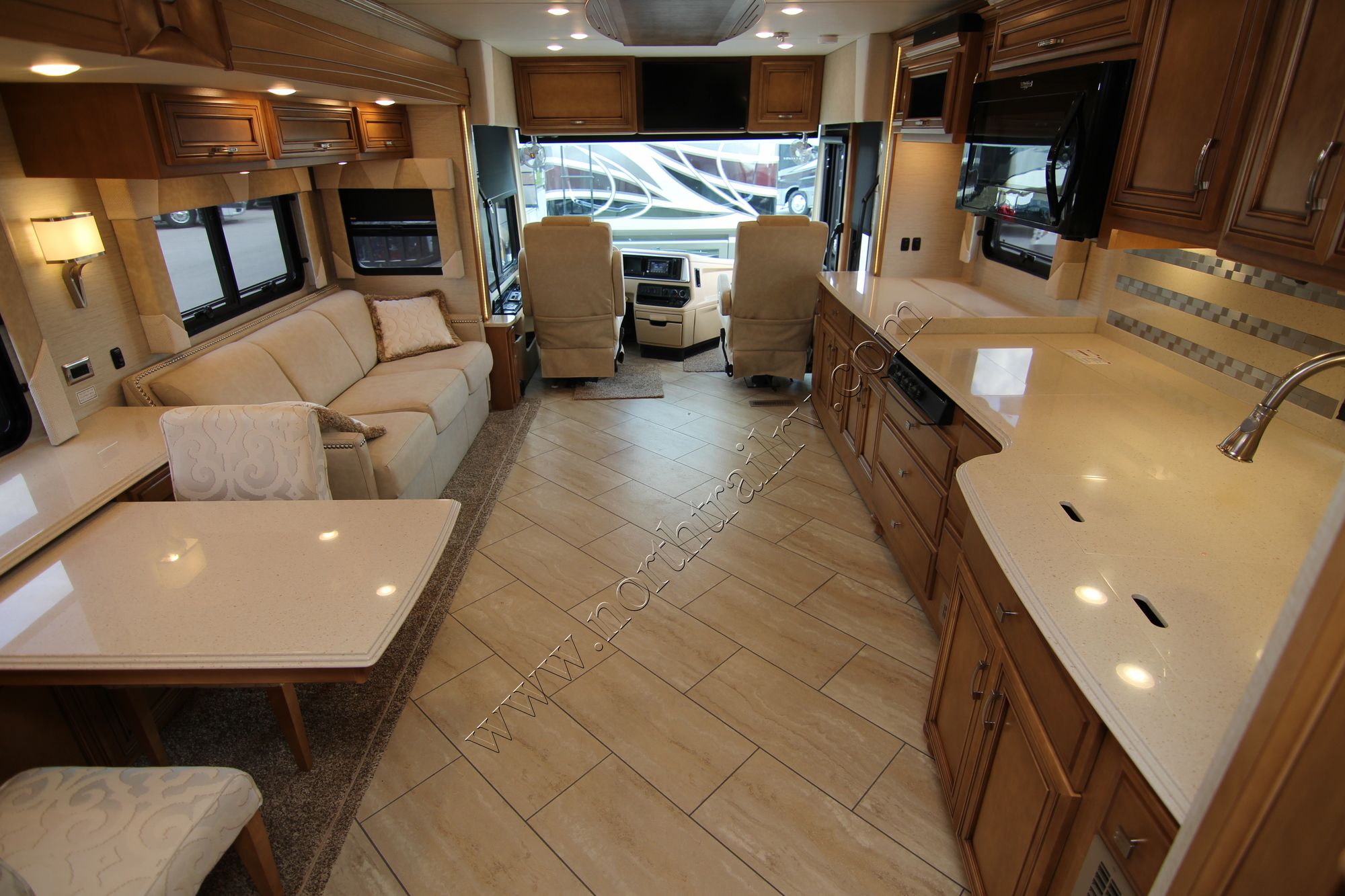 New 2018 Newmar Ventana Le 3709 Class A  For Sale