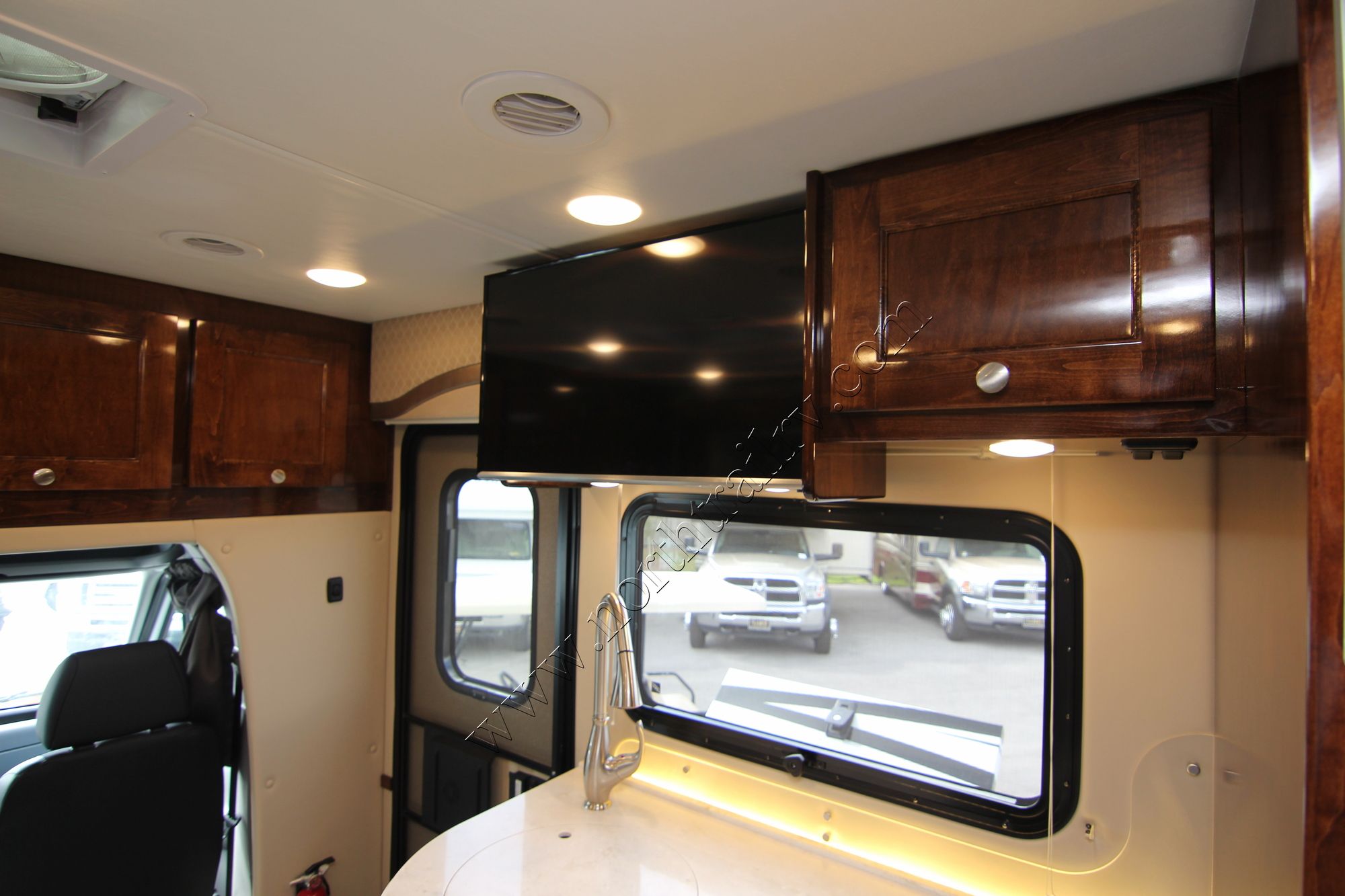 New 2018 Renegade Rv Vienna 25VFWS Class C  For Sale