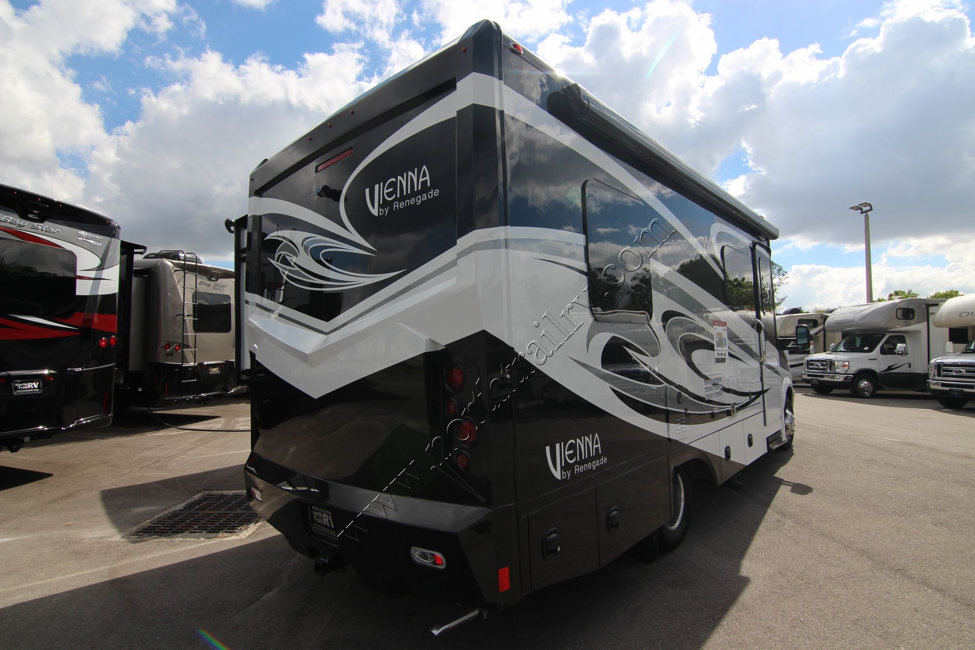 New 2018 Renegade Rv Vienna 25VFWS Class C  For Sale