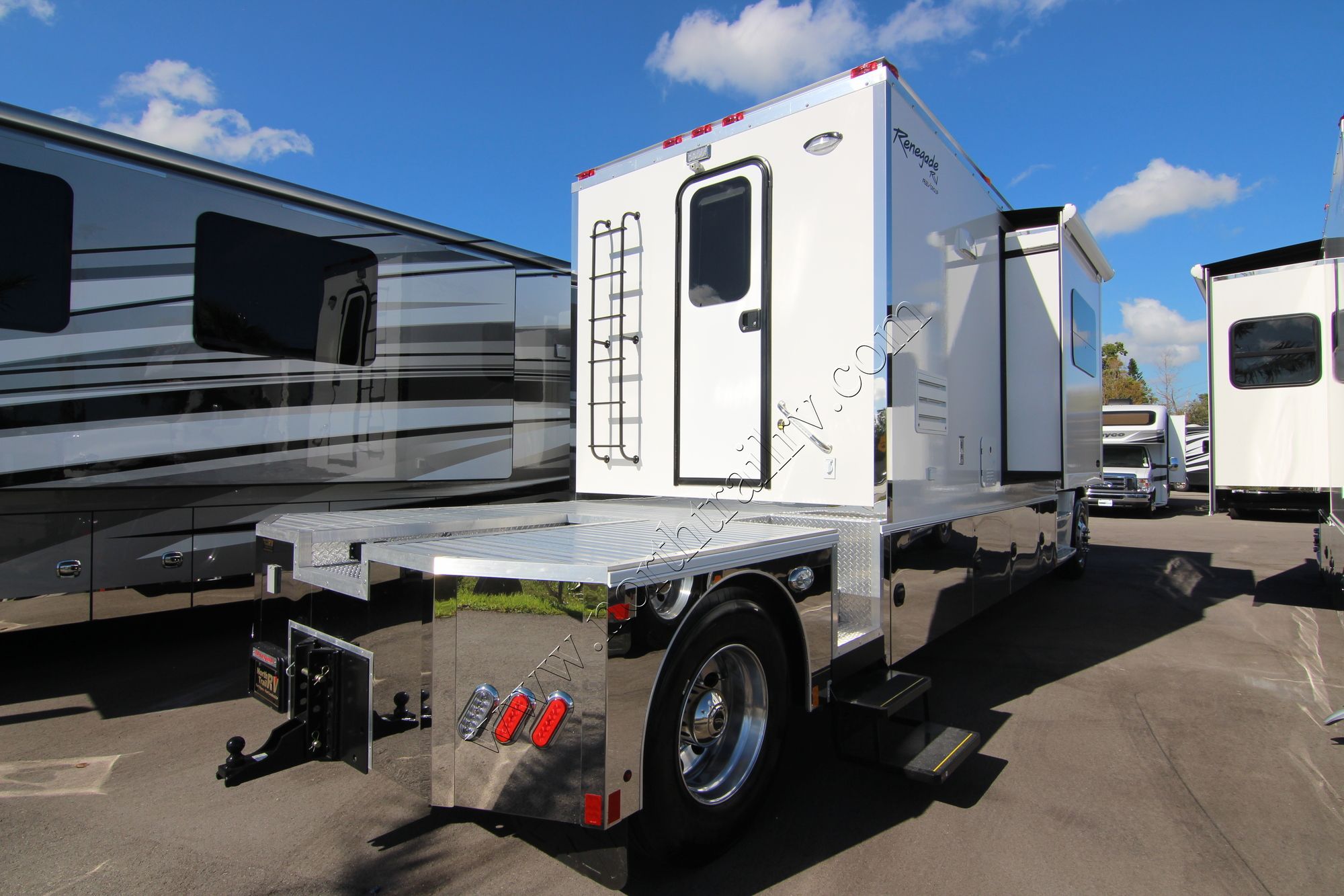 New 2018 Renegade Rv Sport Deck TOTER Super C  For Sale