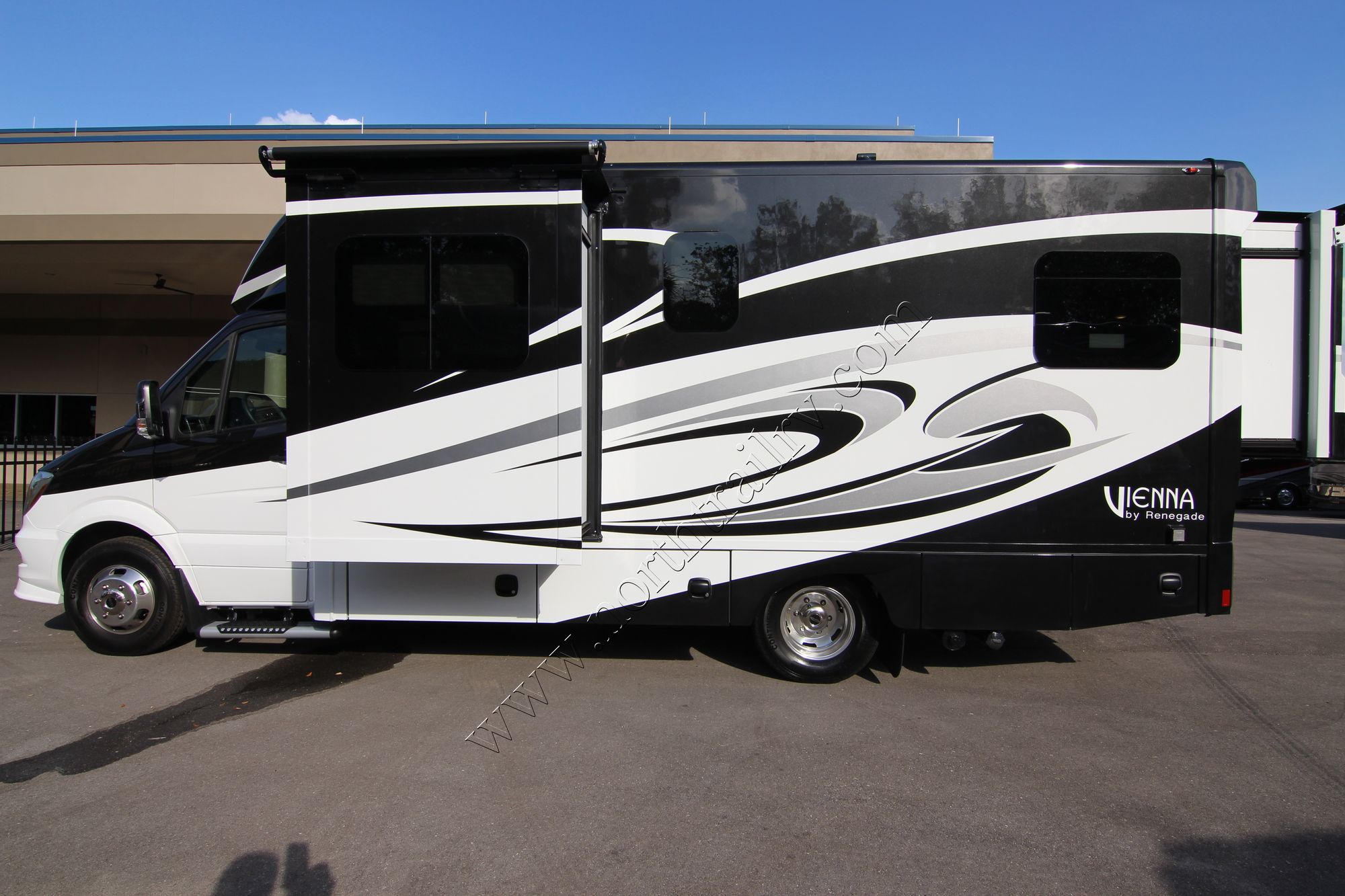 New 2018 Renegade Rv Vienna 25VQRS Class C  For Sale